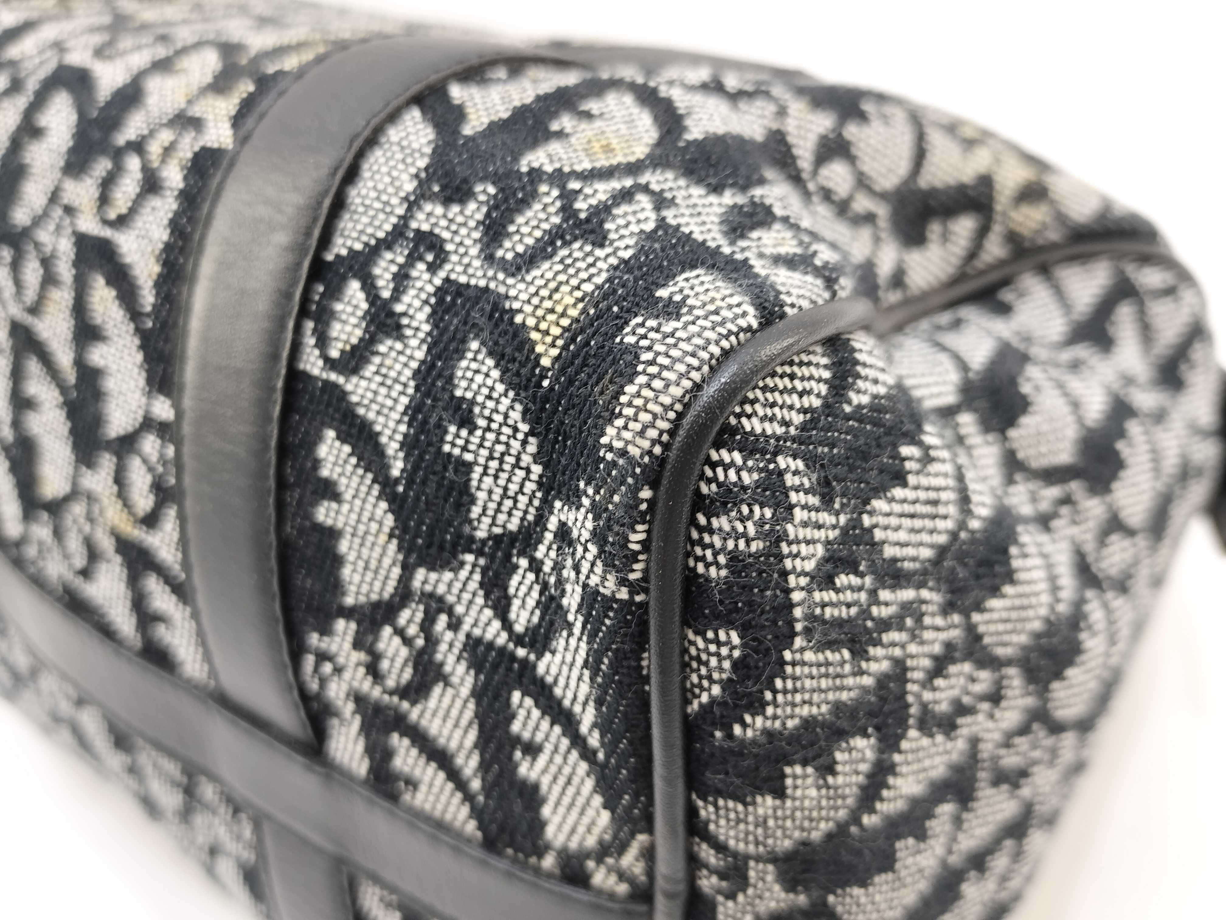 Oblique Trotter Boston Bag — Navy