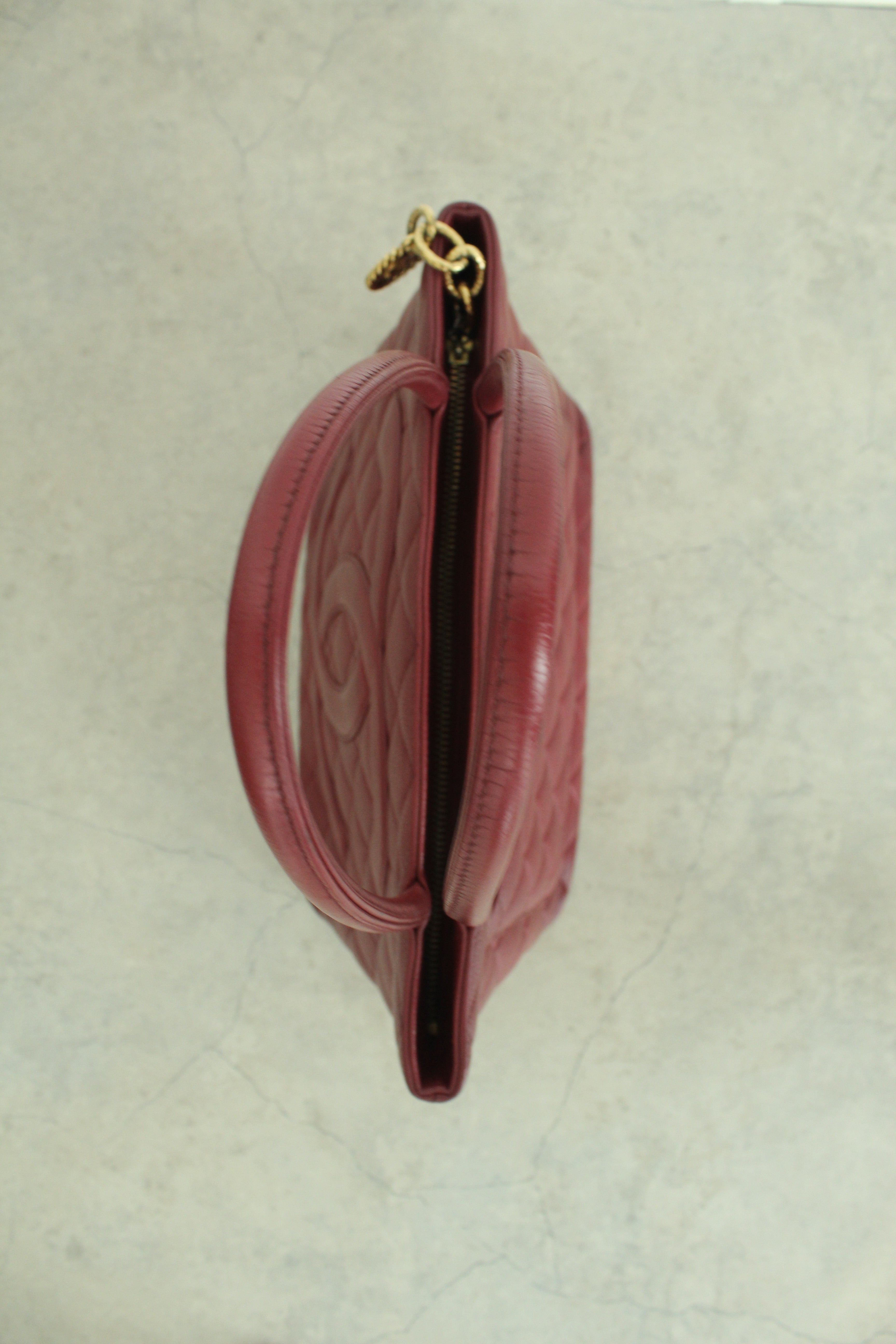 2000-2002 Medallion Tote Caviar in Burgundy Red