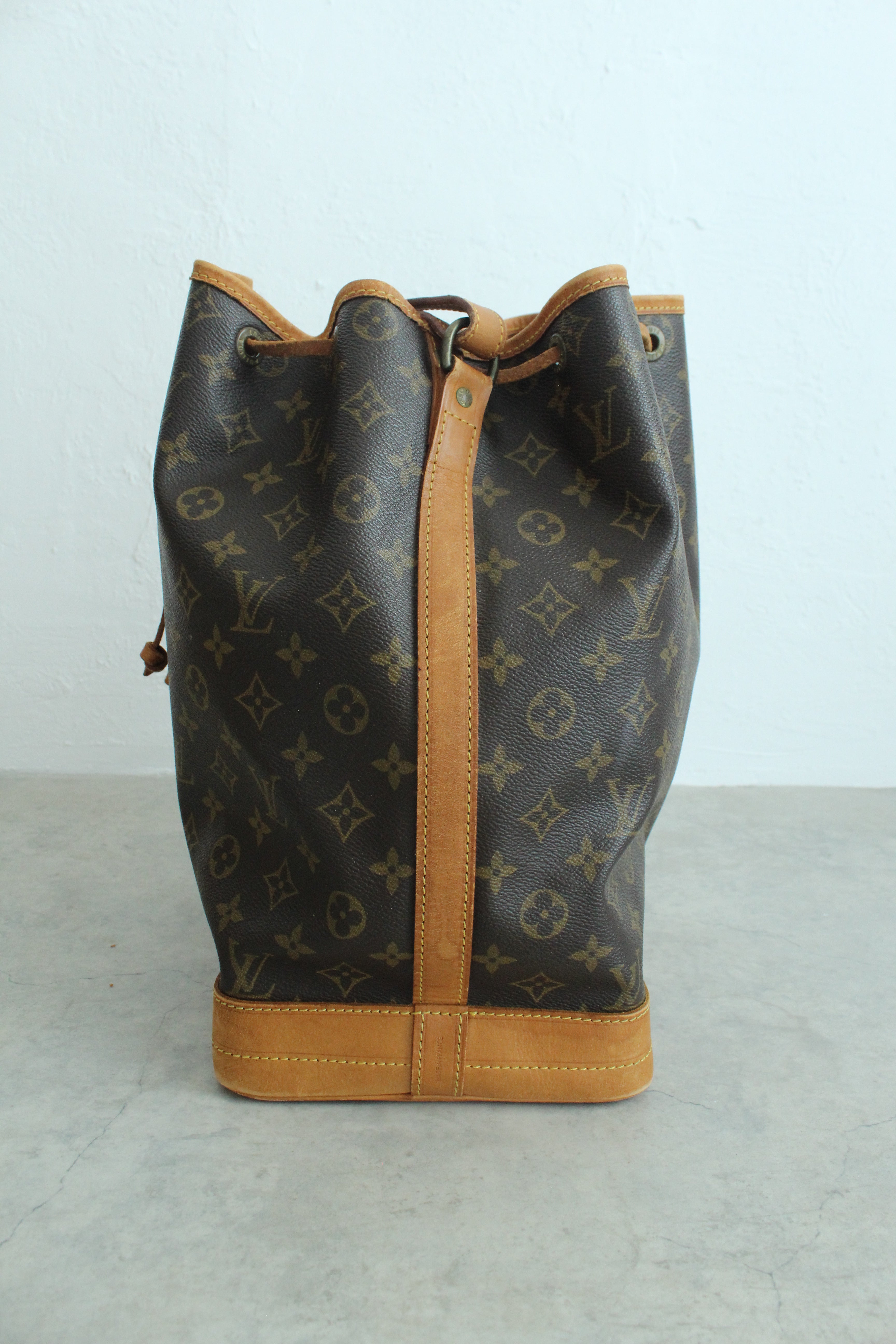 Monogram Noe Shoulder bag