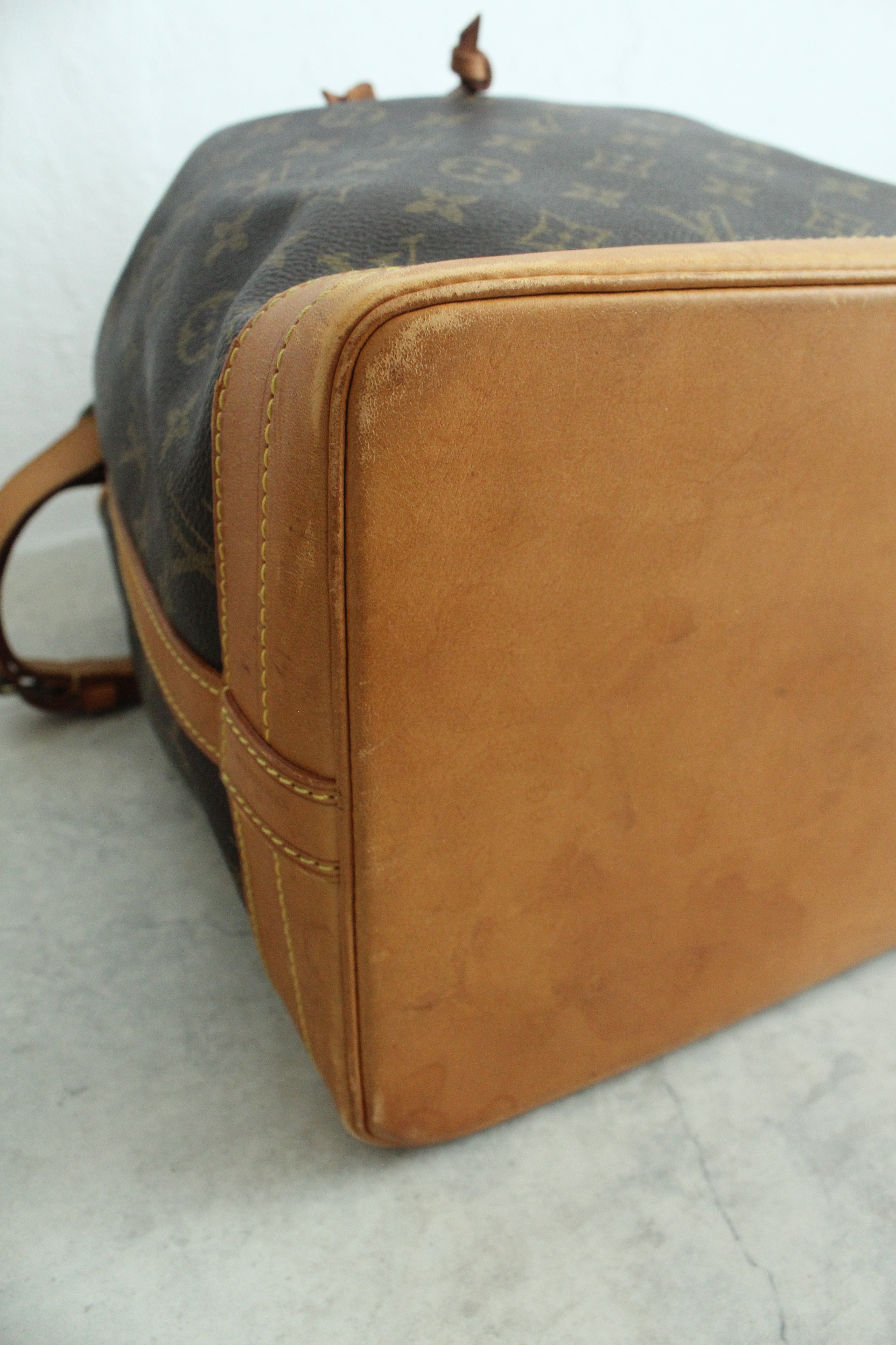 Monogram Noe Shoulder bag