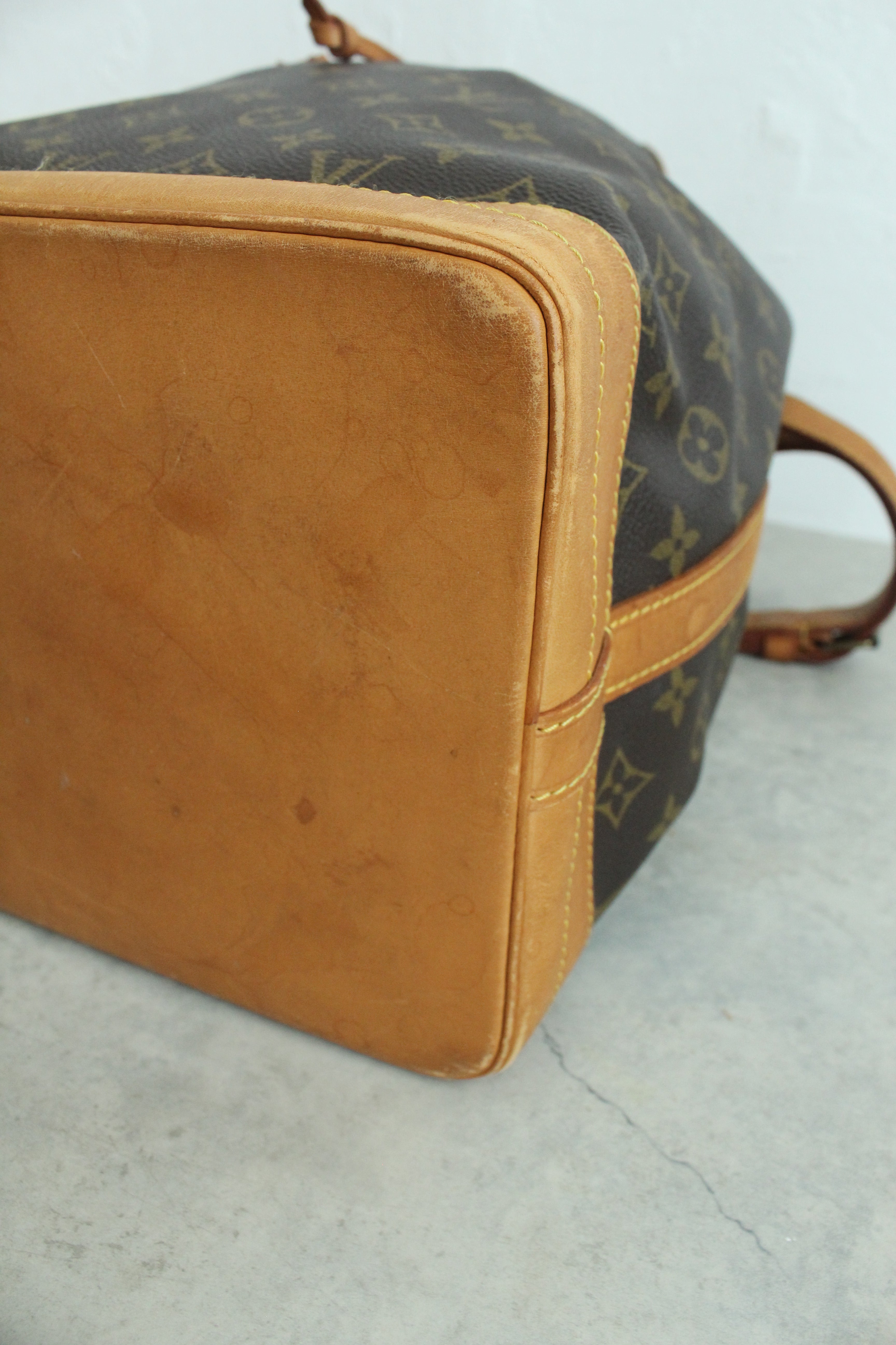 Monogram Noe Shoulder bag