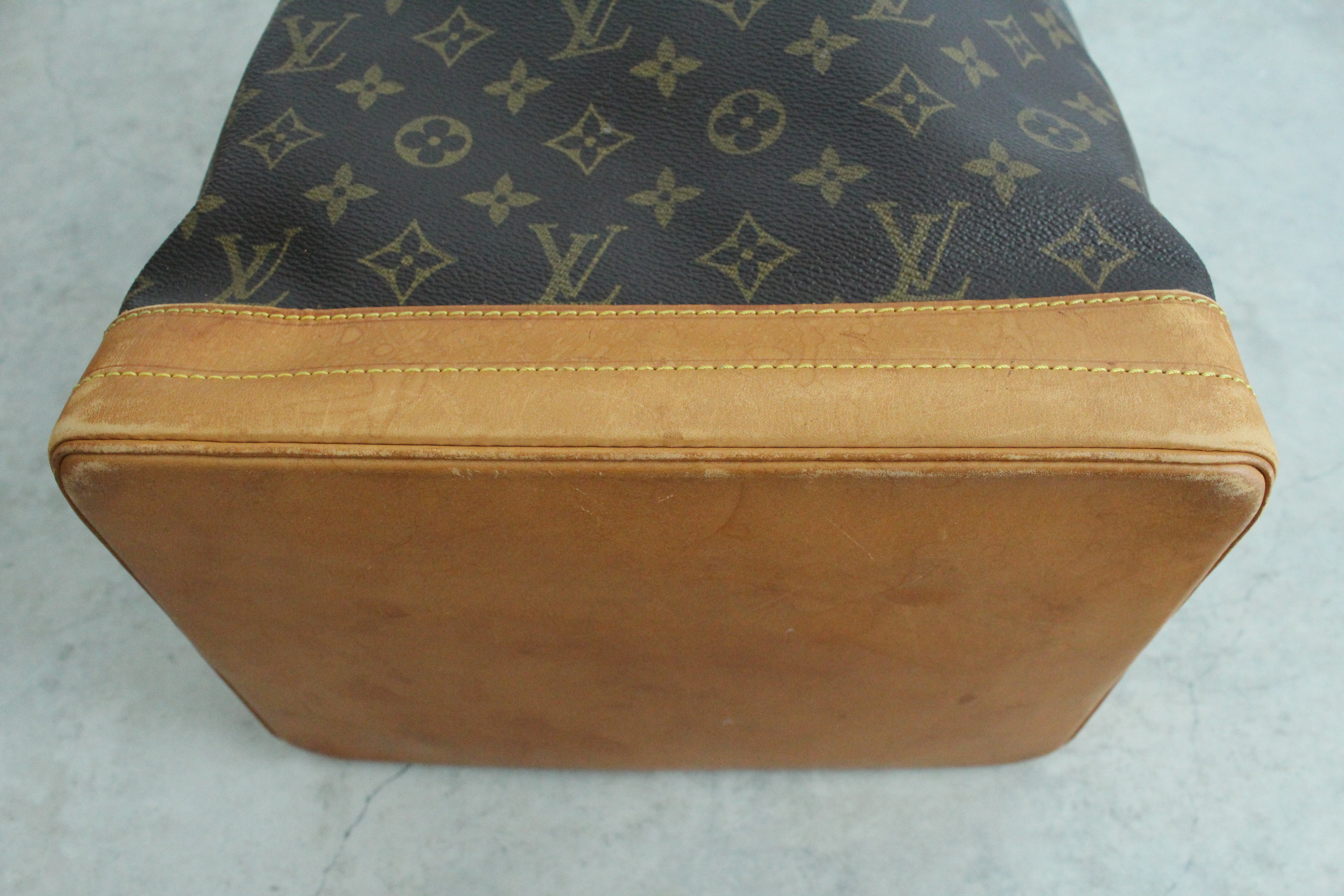 Monogram Noe Shoulder bag