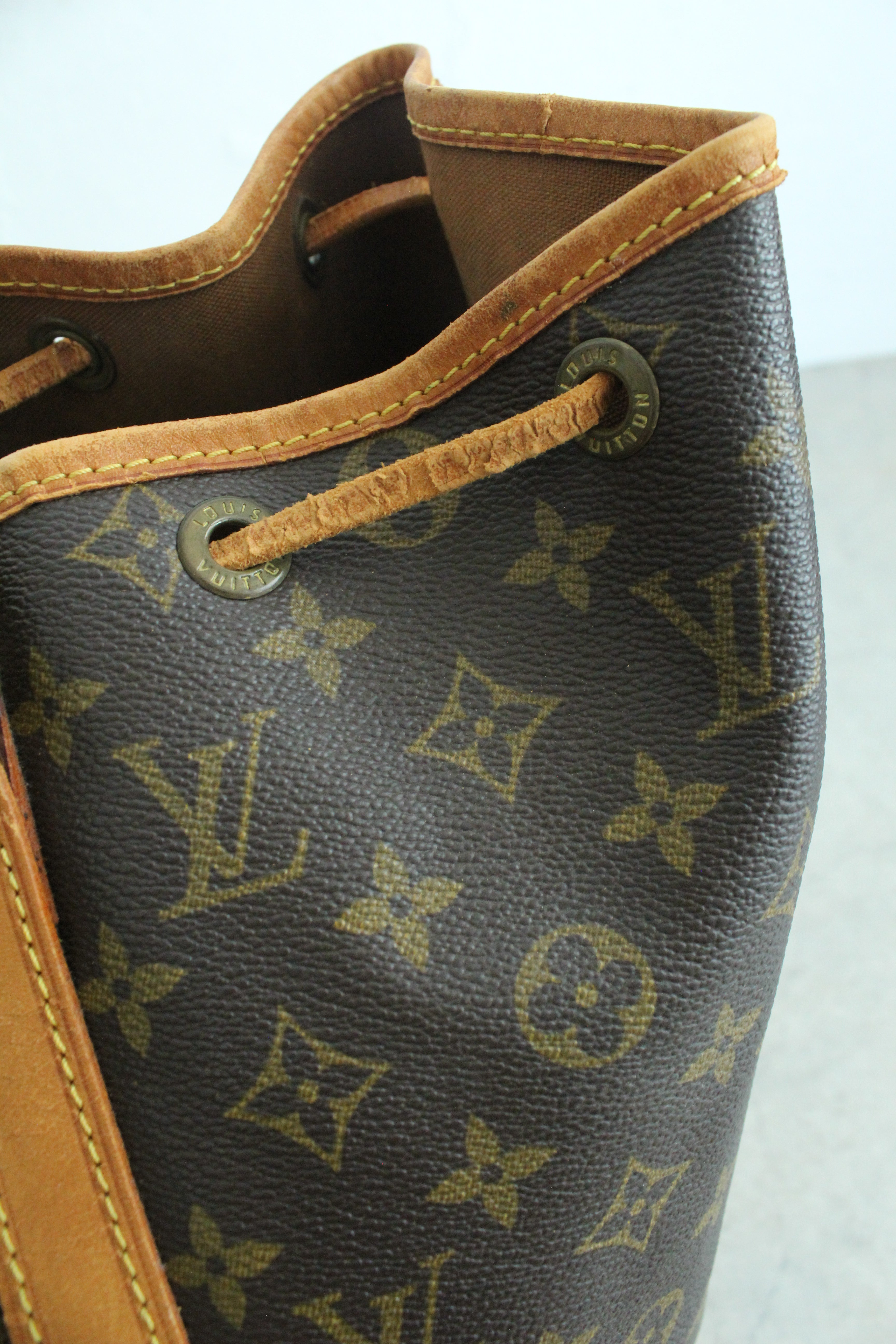 Monogram Noe Shoulder bag