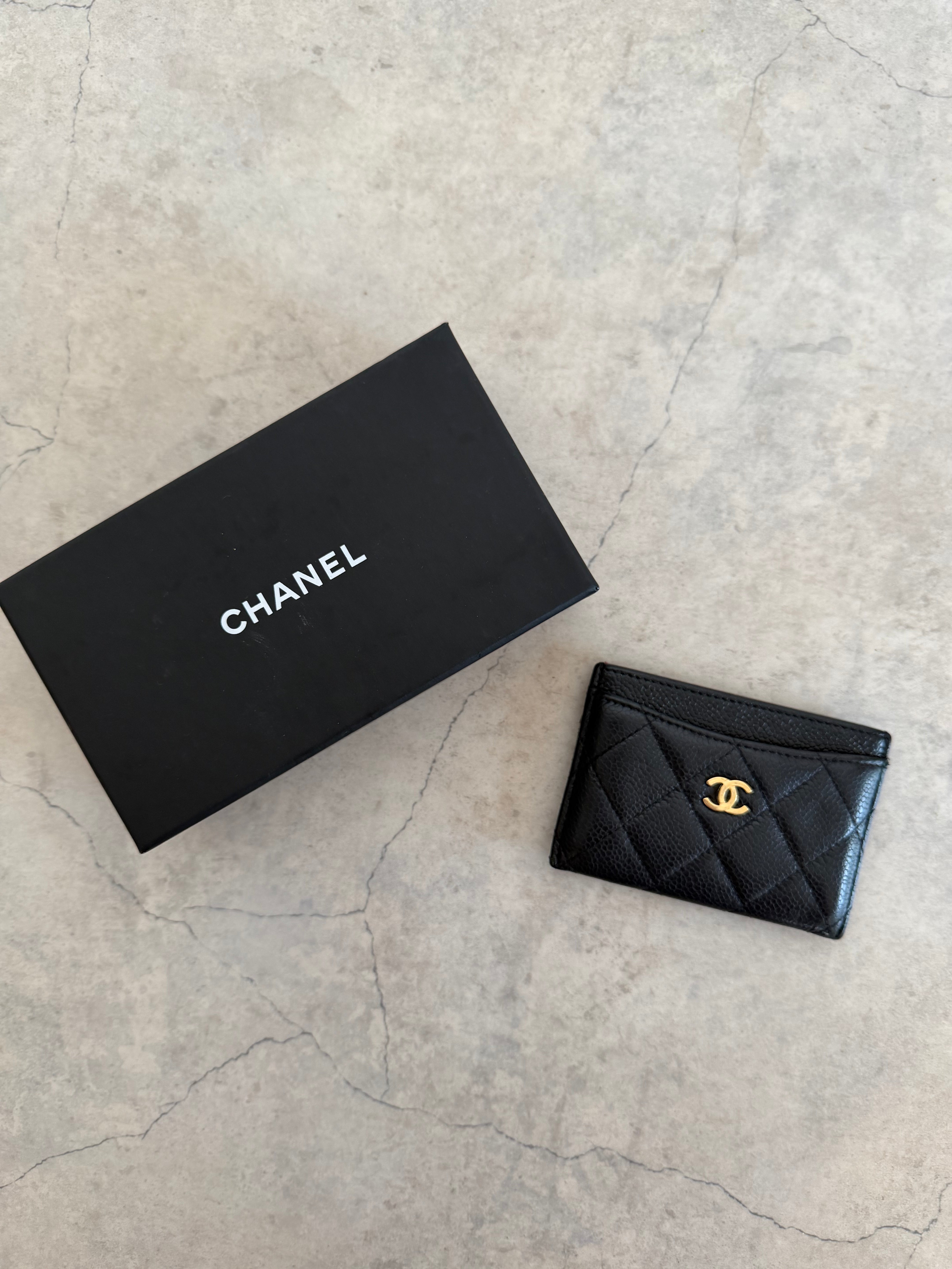 Classic Quilted Caviar Leather Card Holder Black Gold CC