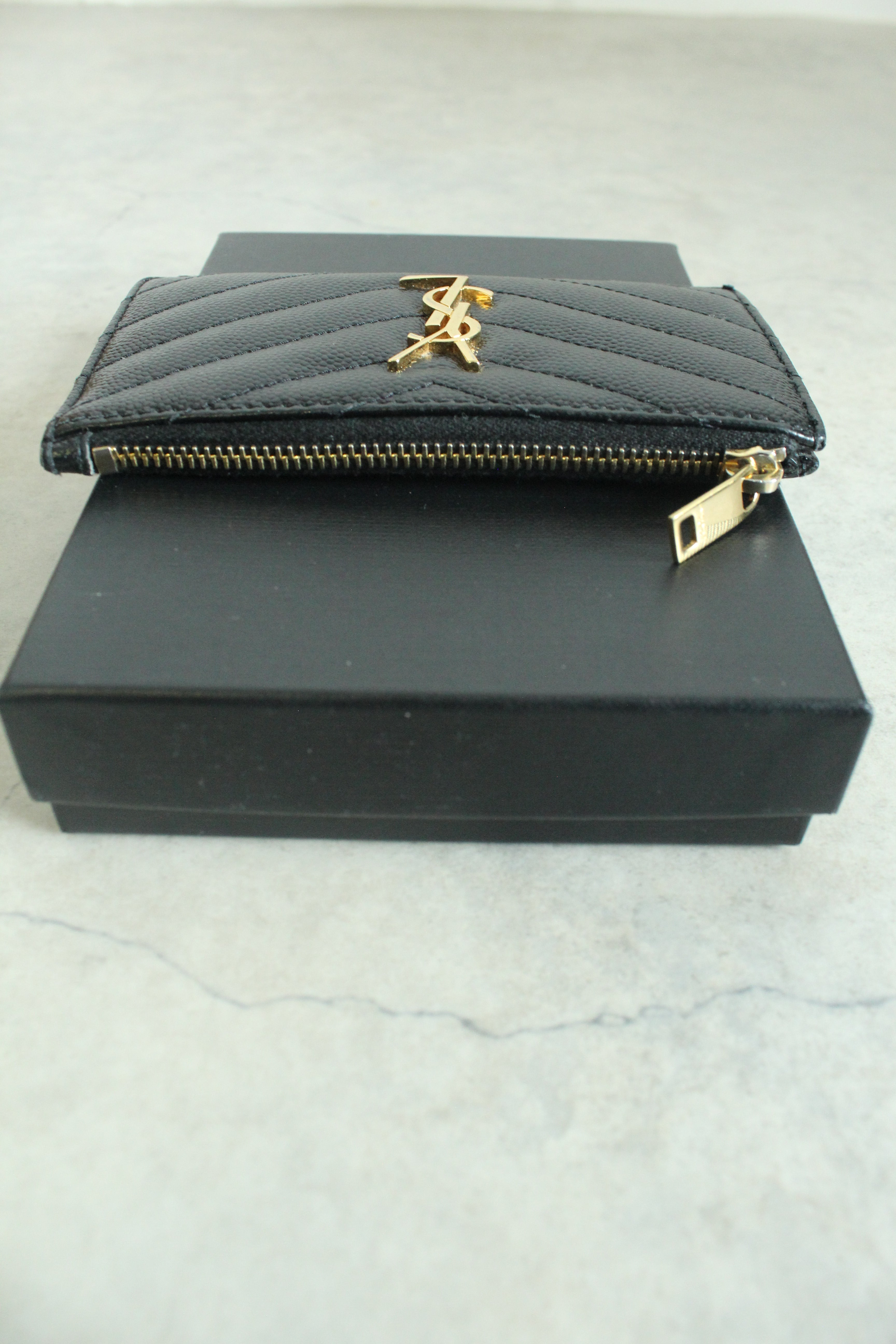 Cassandre Matelasse Fragments Card Case Black