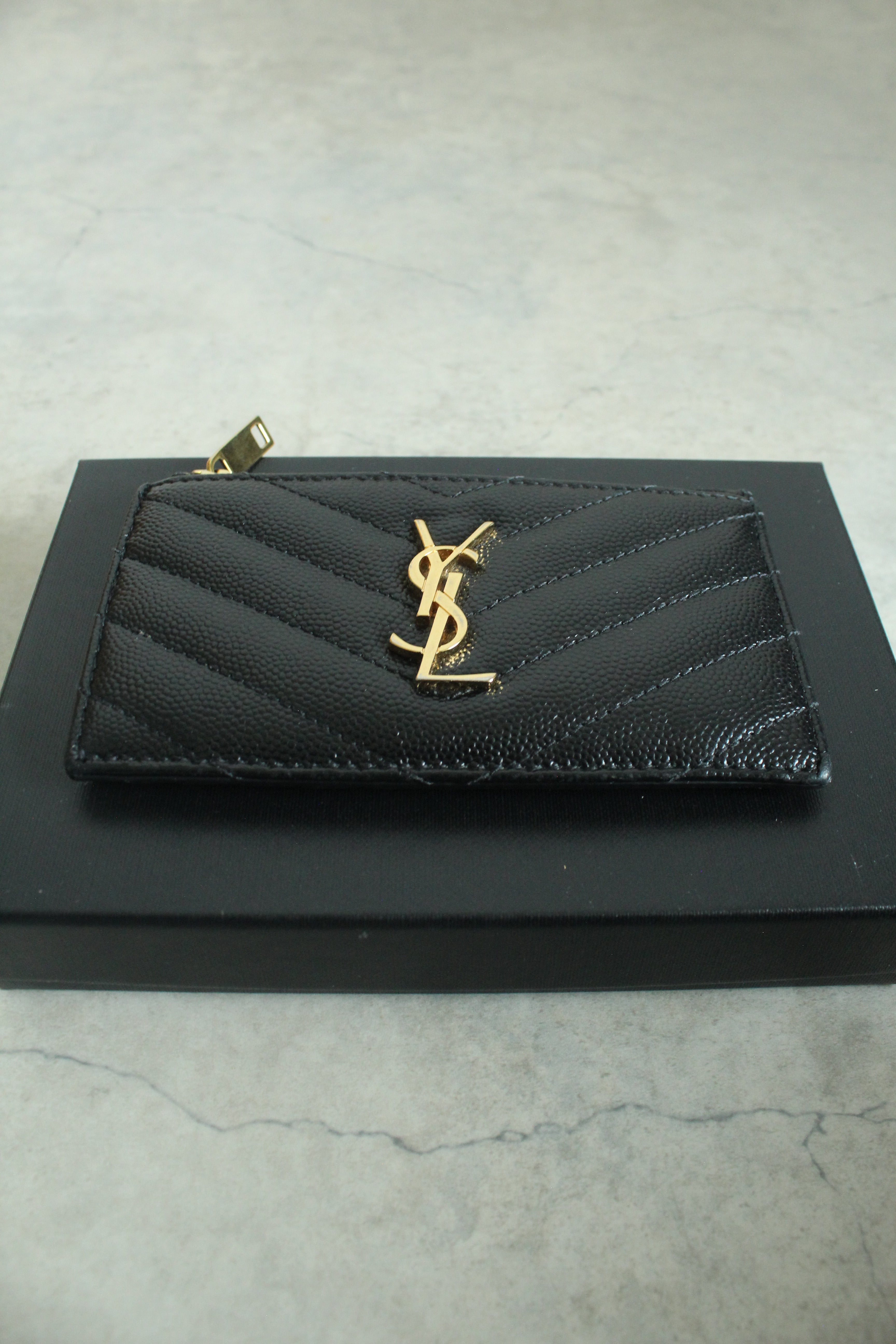 Cassandre Matelasse Fragments Card Case Black