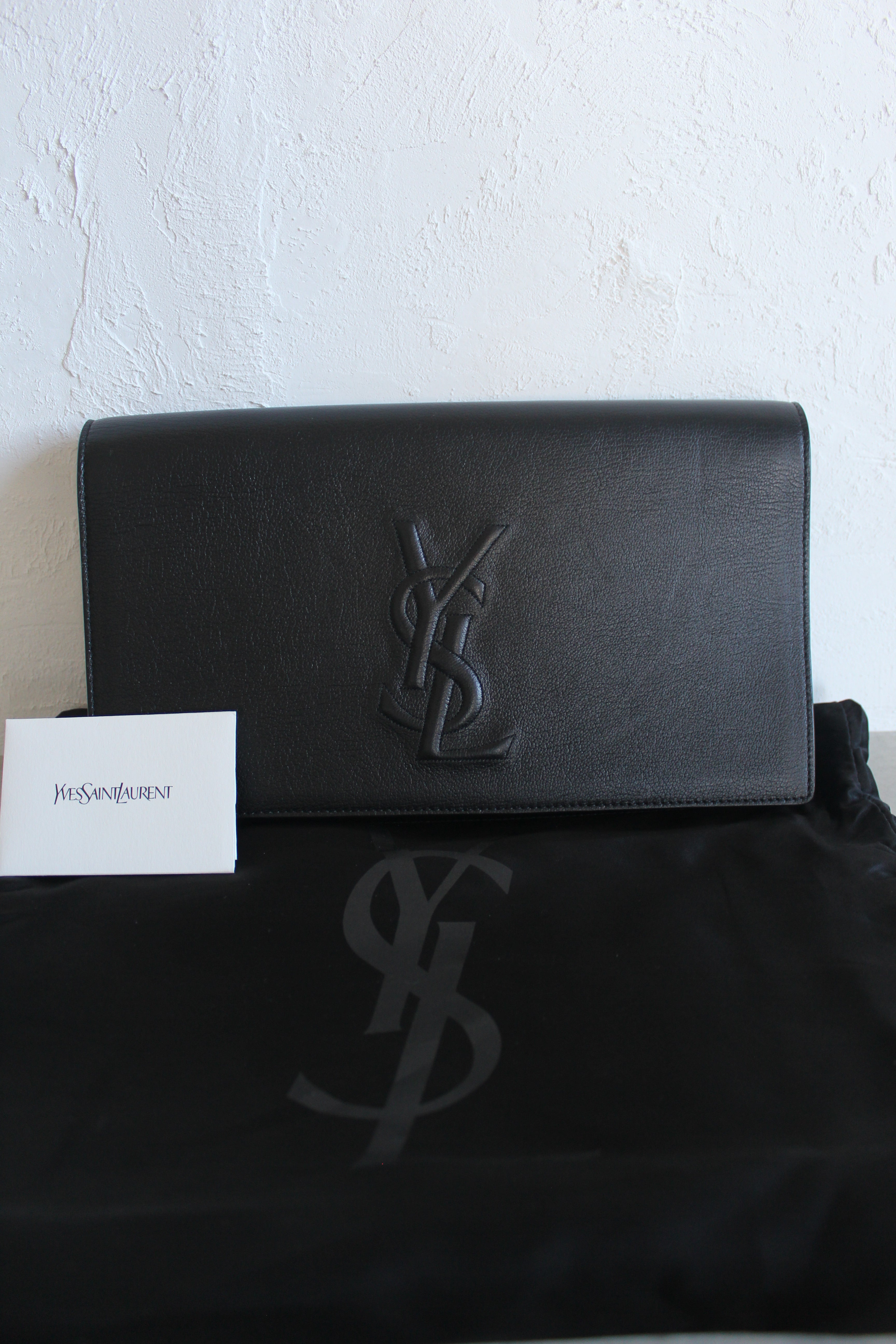 Belle de Jour clutch in Black