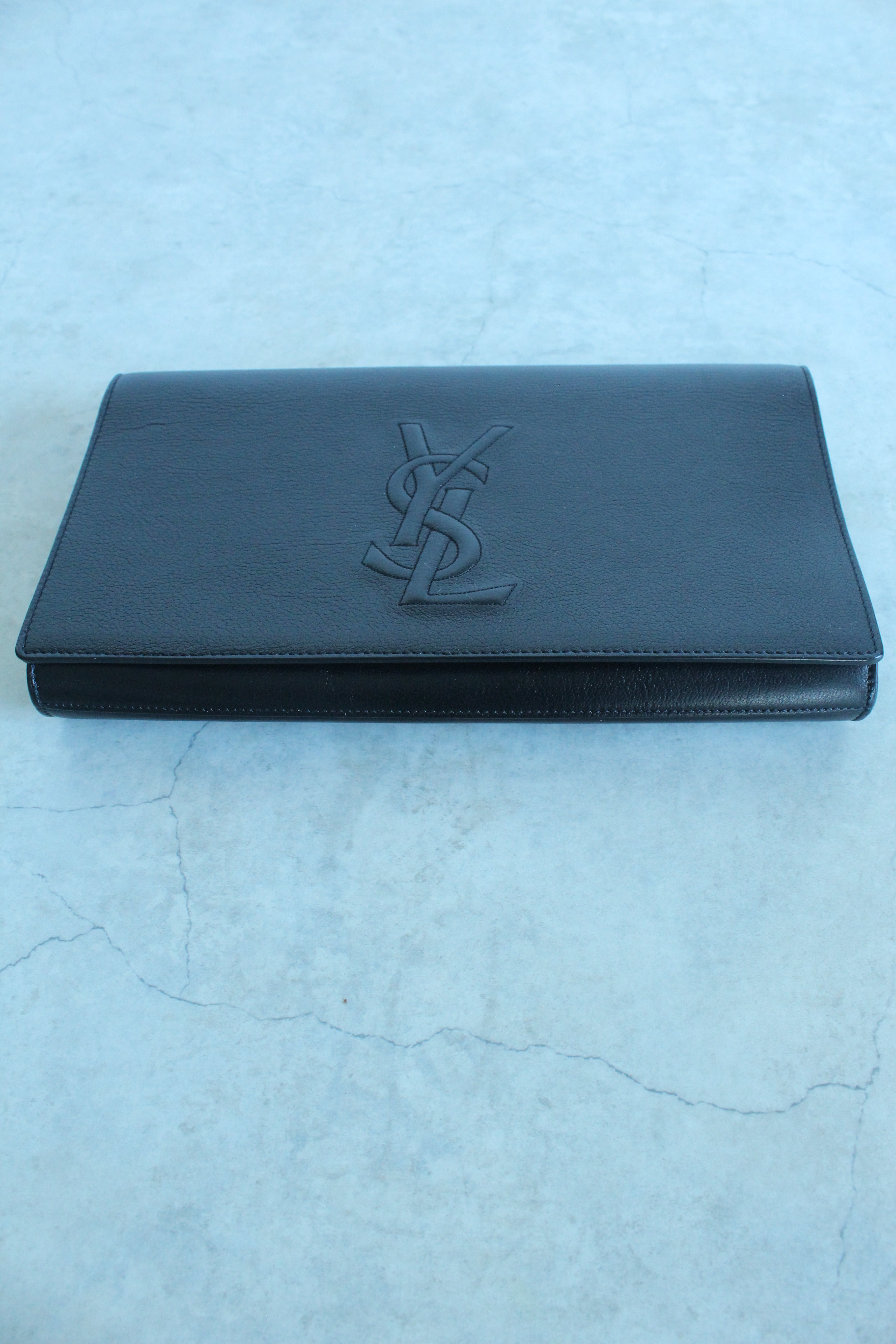 Belle de Jour clutch in Black