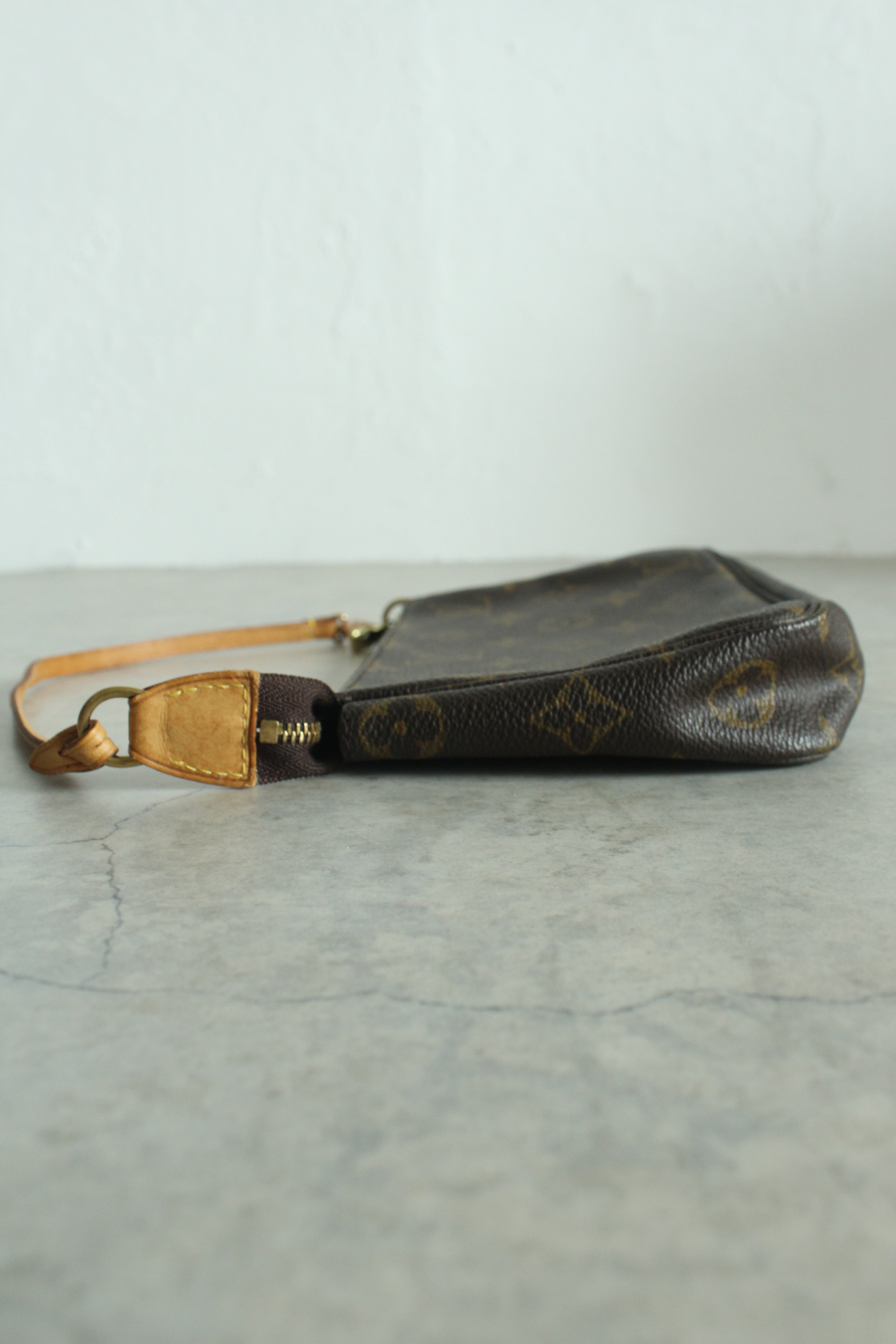 Pochette Accessoires Monogram Canvas (M82766)