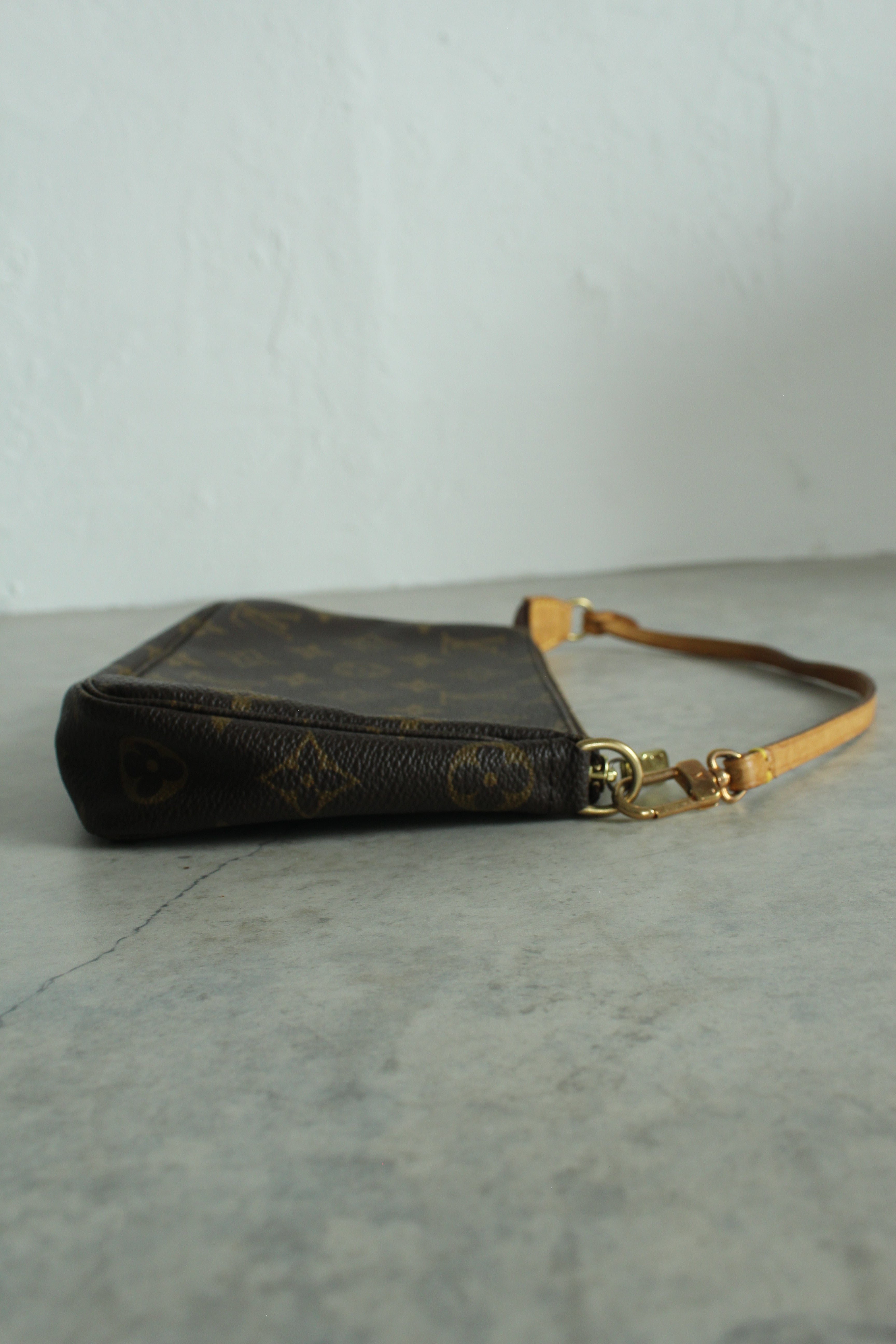 Pochette Accessoires Monogram Canvas (M82766)