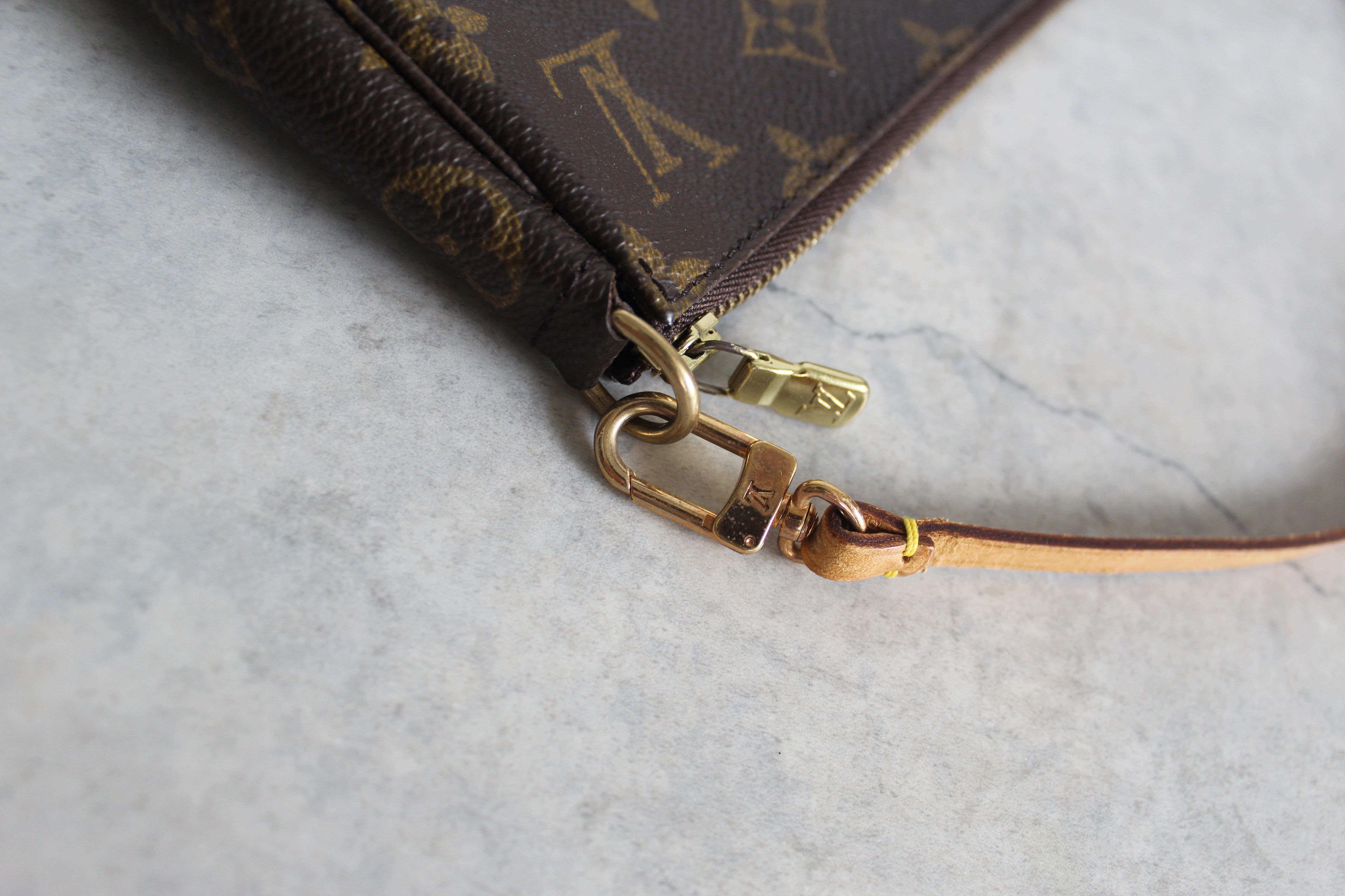 Pochette Accessoires Monogram Canvas (M82766)