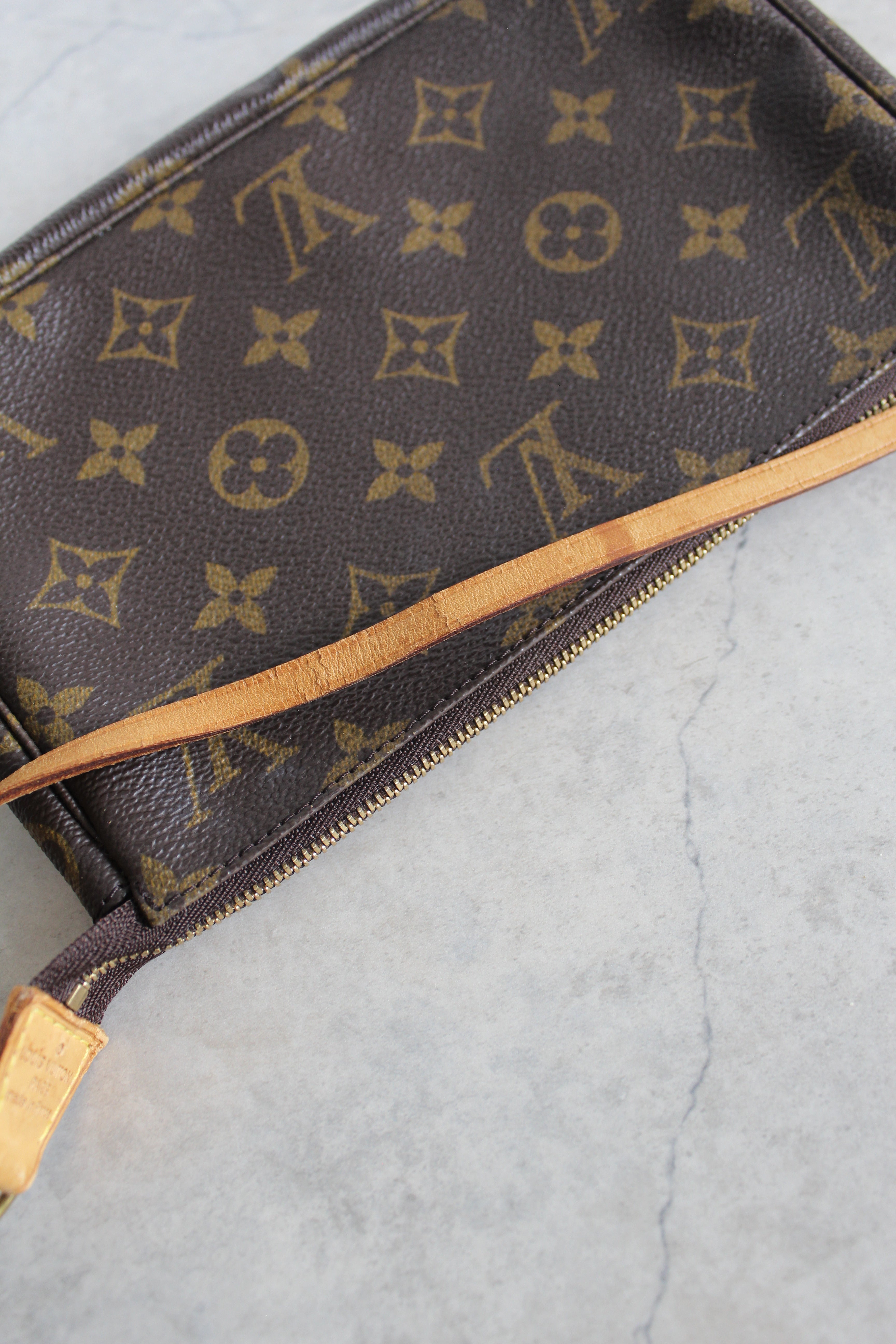 Pochette Accessoires Monogram Canvas (M82766)