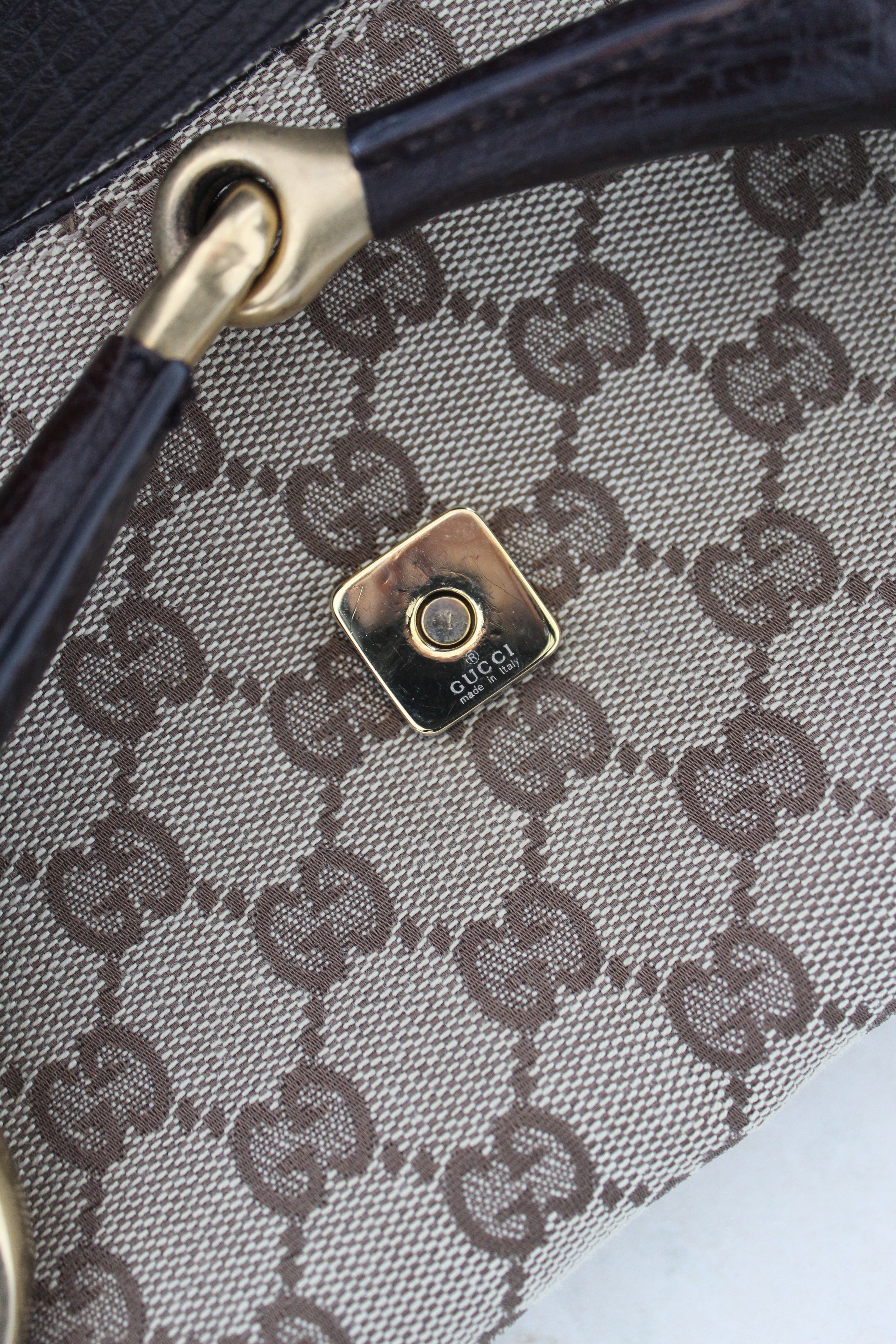 Oversized Horserbit Chain Clutch Bag