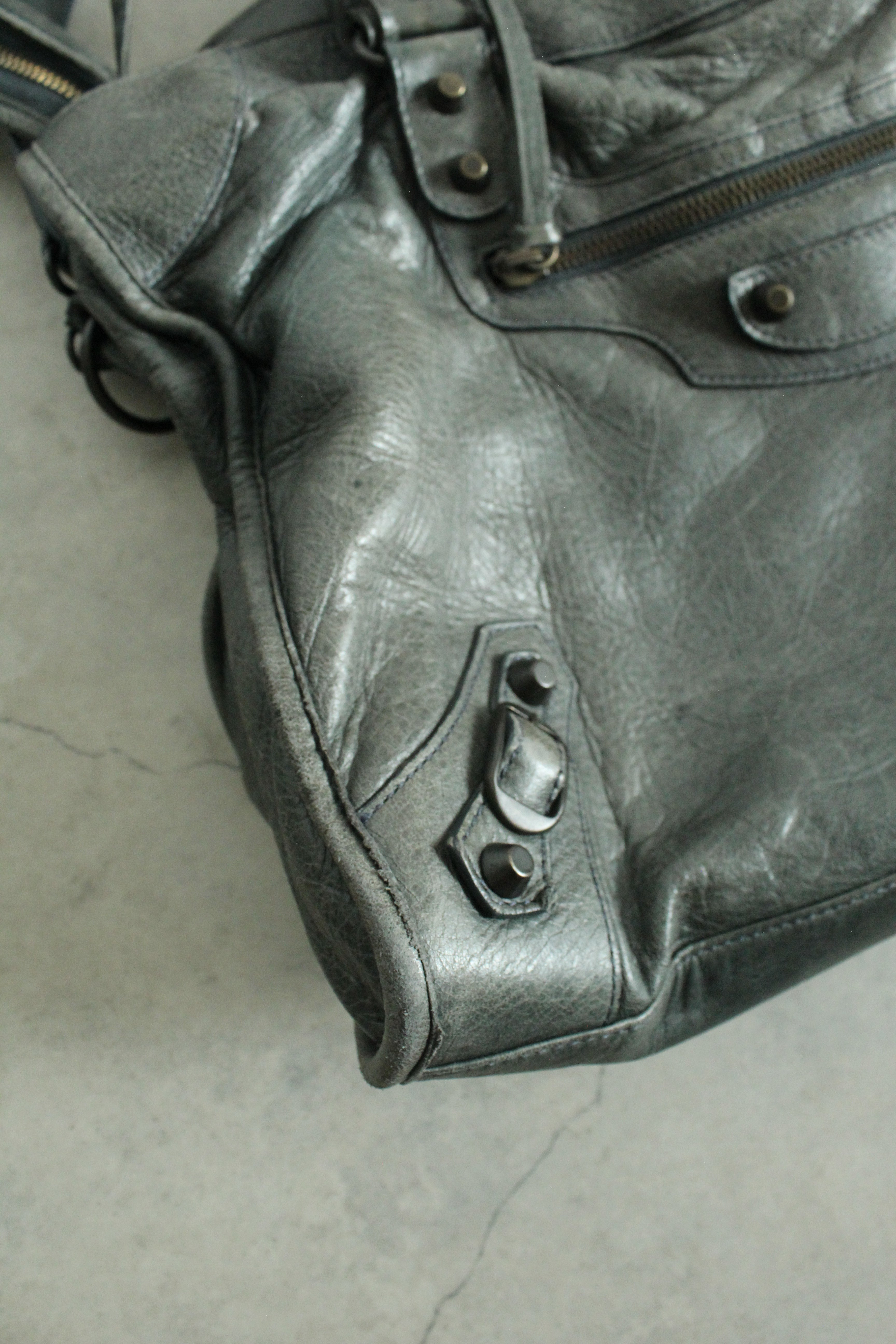 S/S 2011 Motorcycle City Medium in Gris Tarmac