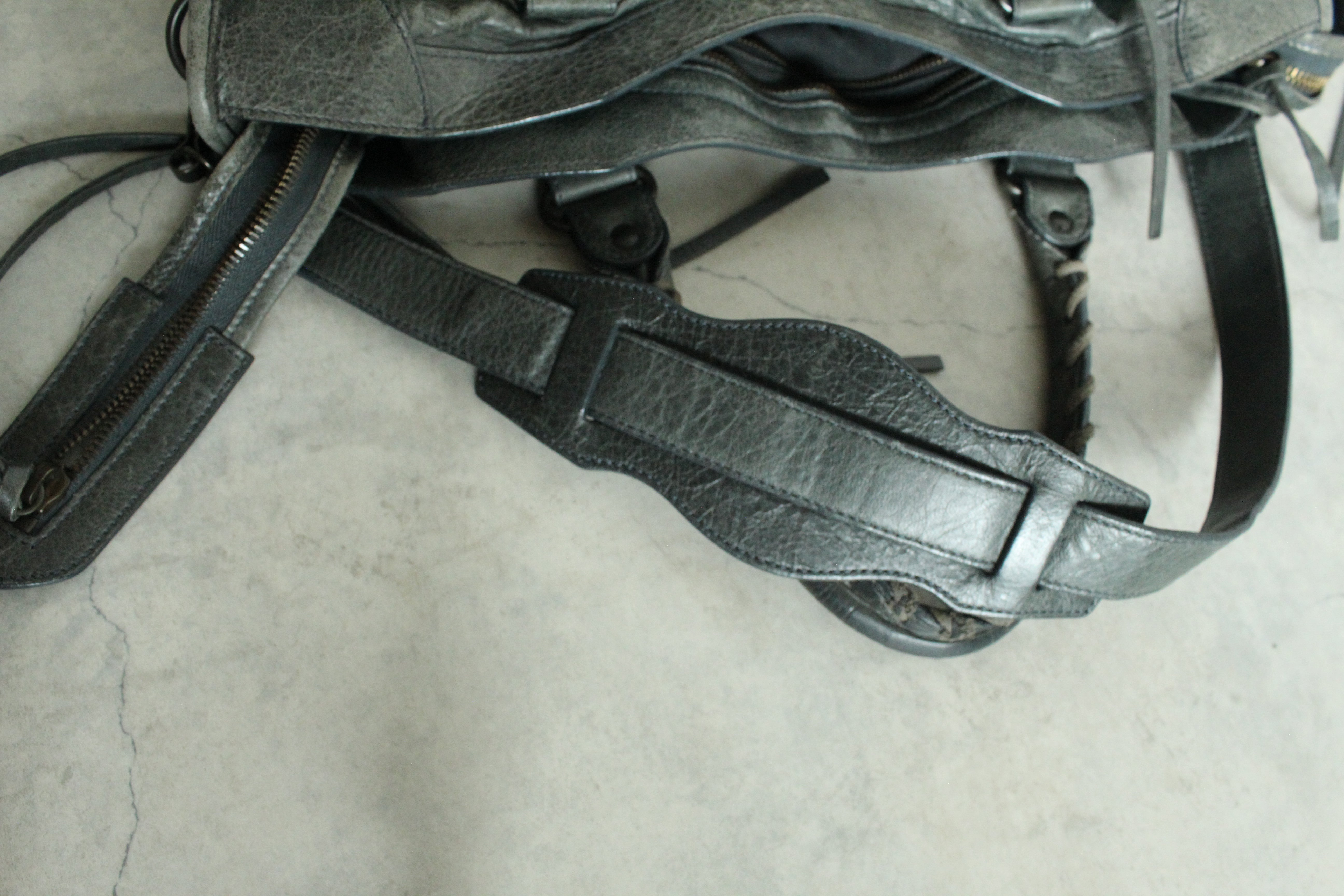 S/S 2011 Motorcycle City Medium in Gris Tarmac