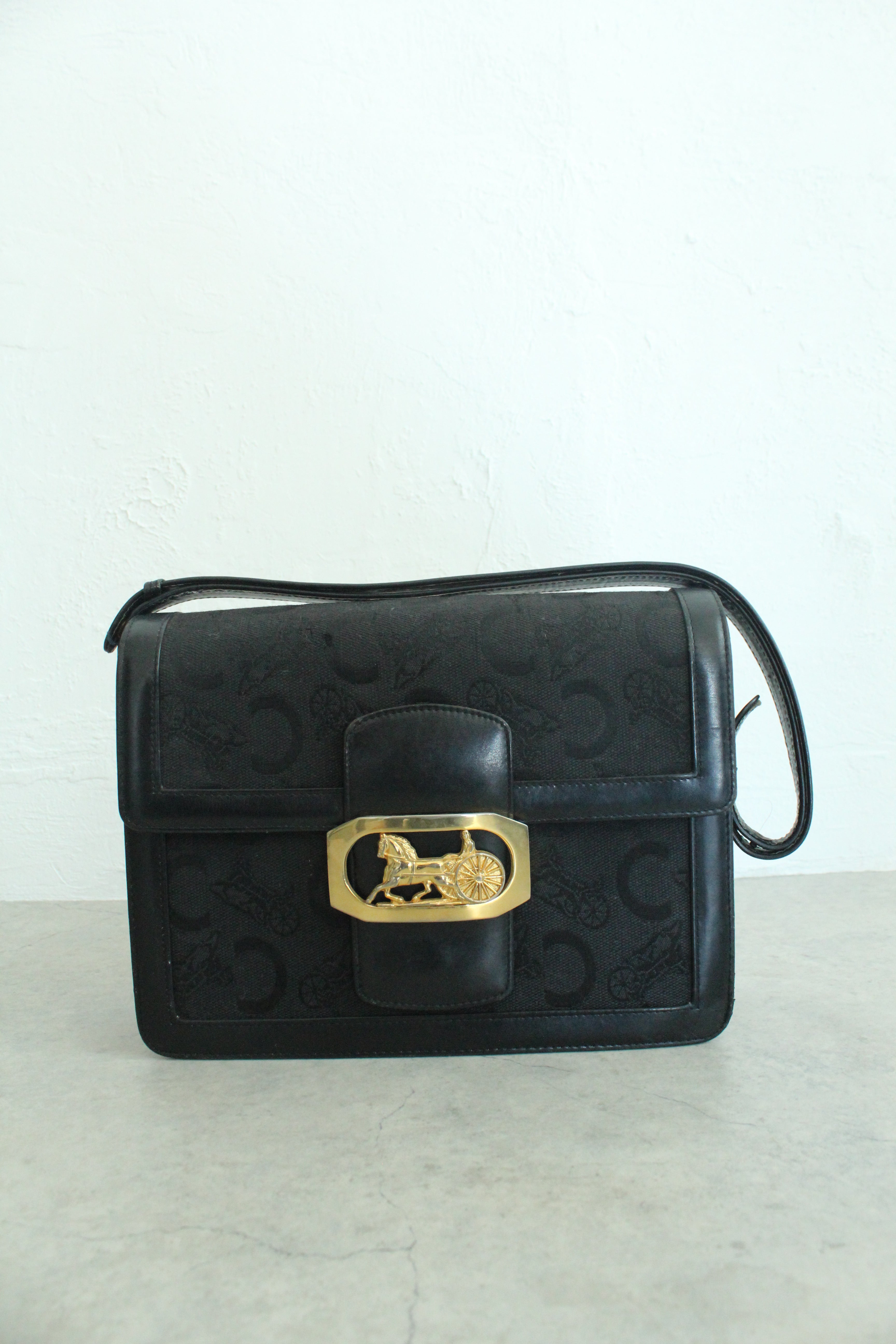 Paris Sulky Shoulder bag with Horse Carriage Clasp