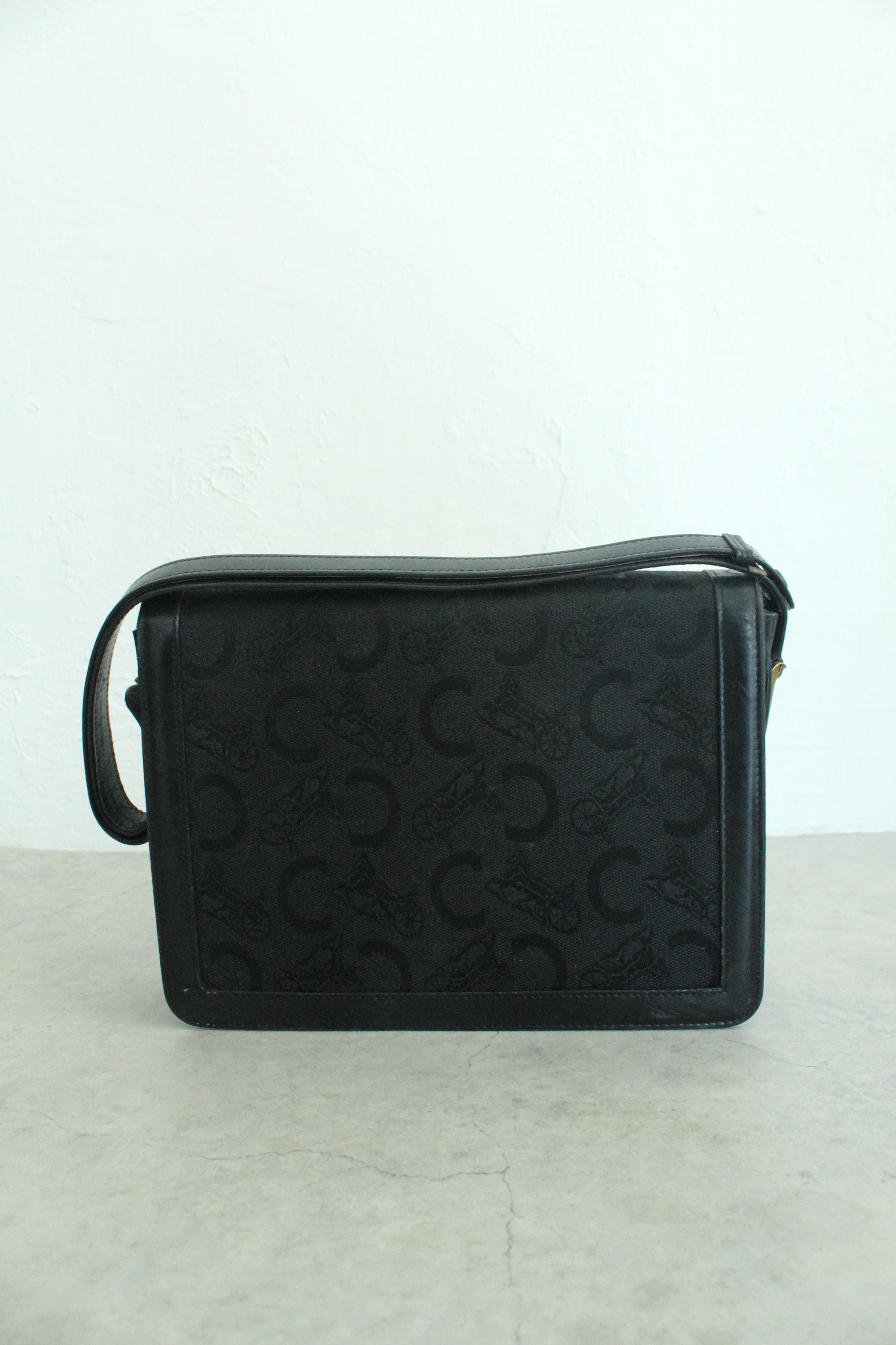 Paris Sulky Shoulder bag with Horse Carriage Clasp