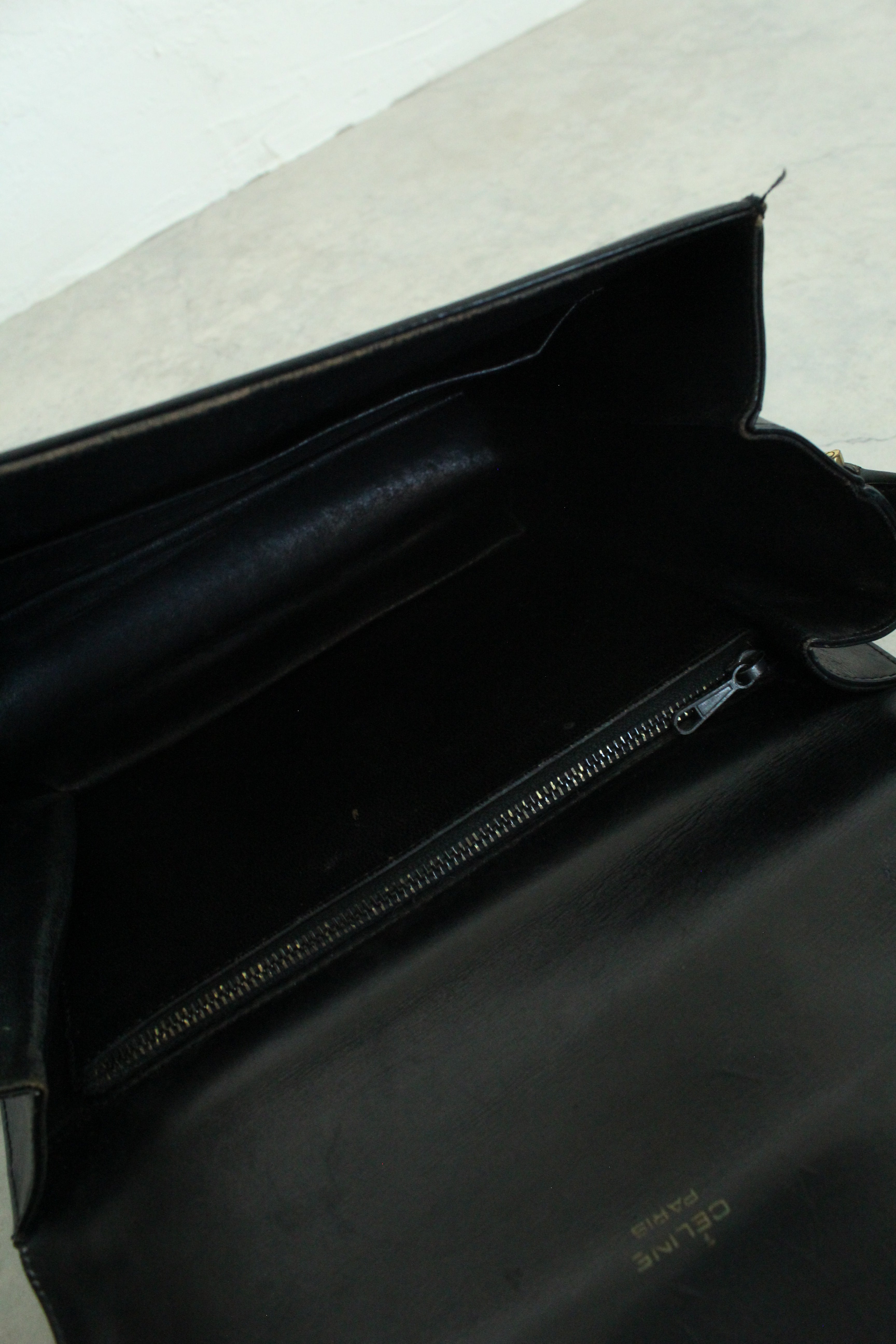 Paris Sulky Shoulder bag with Horse Carriage Clasp
