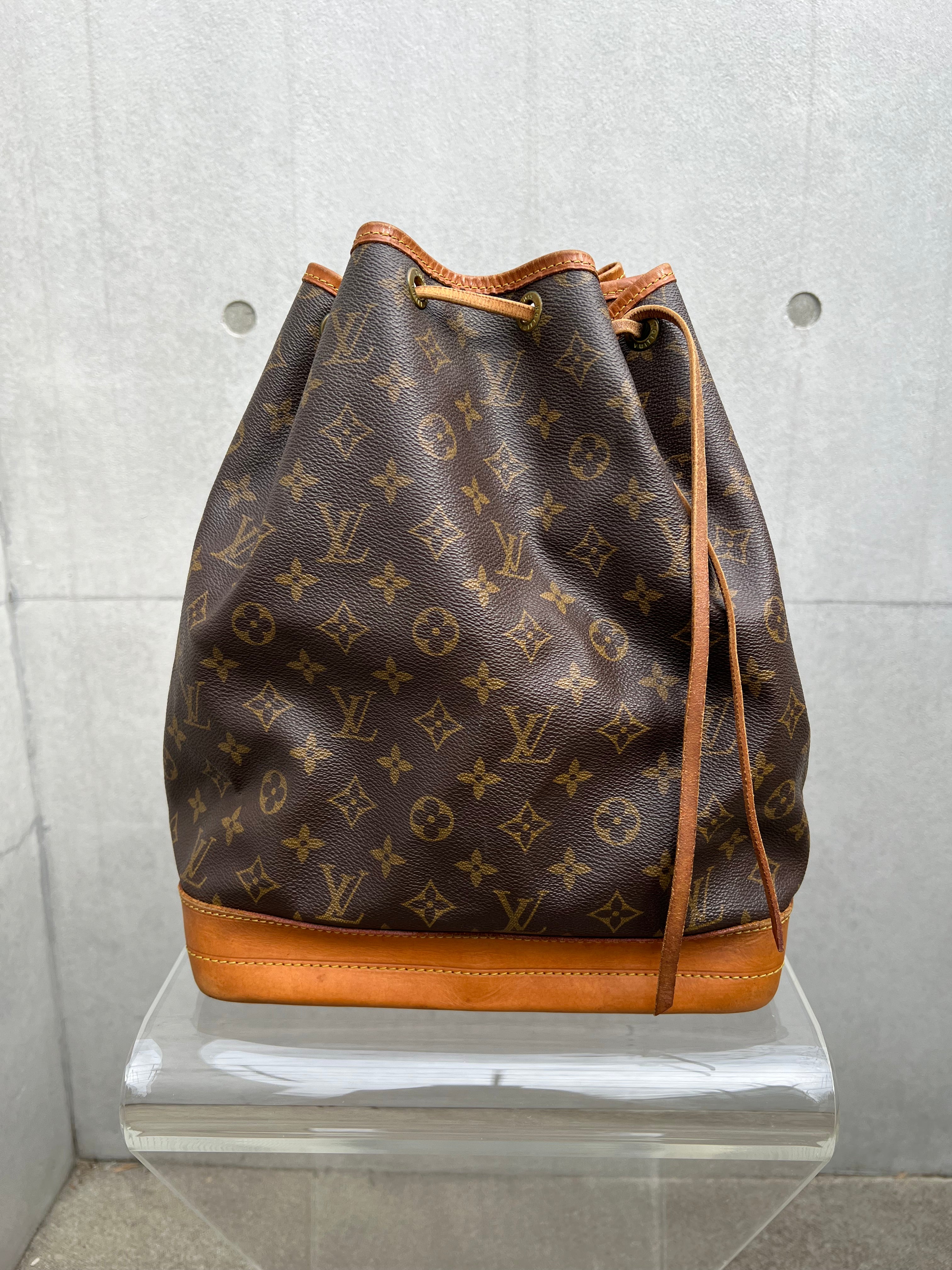 Monogram Noe Shoulder bag