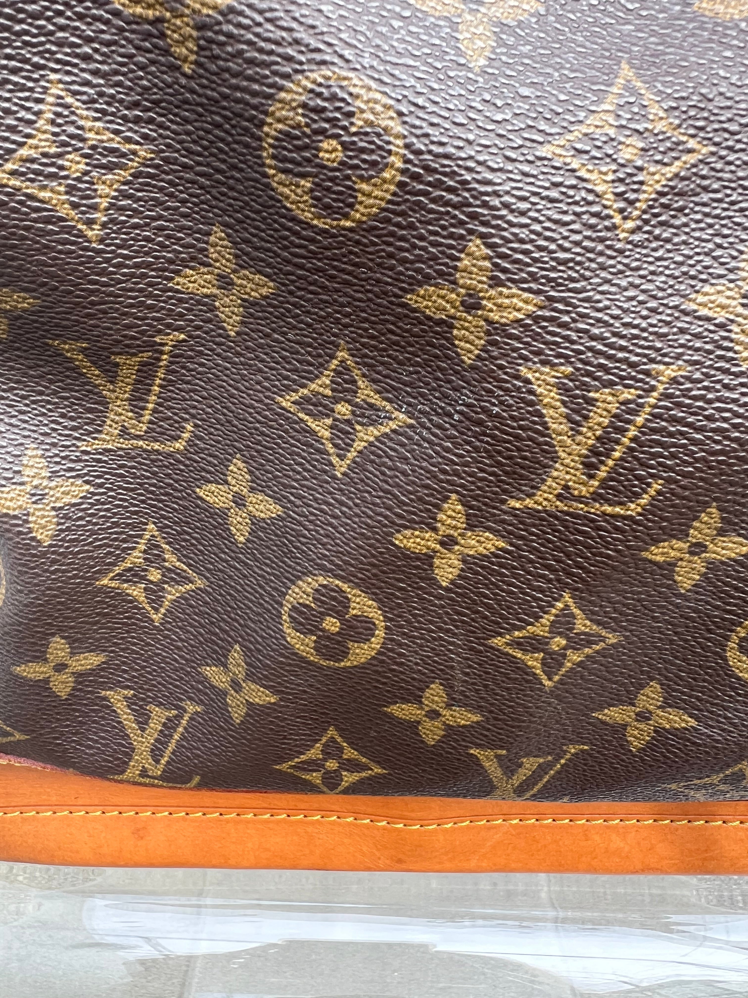 Monogram Noe Shoulder bag