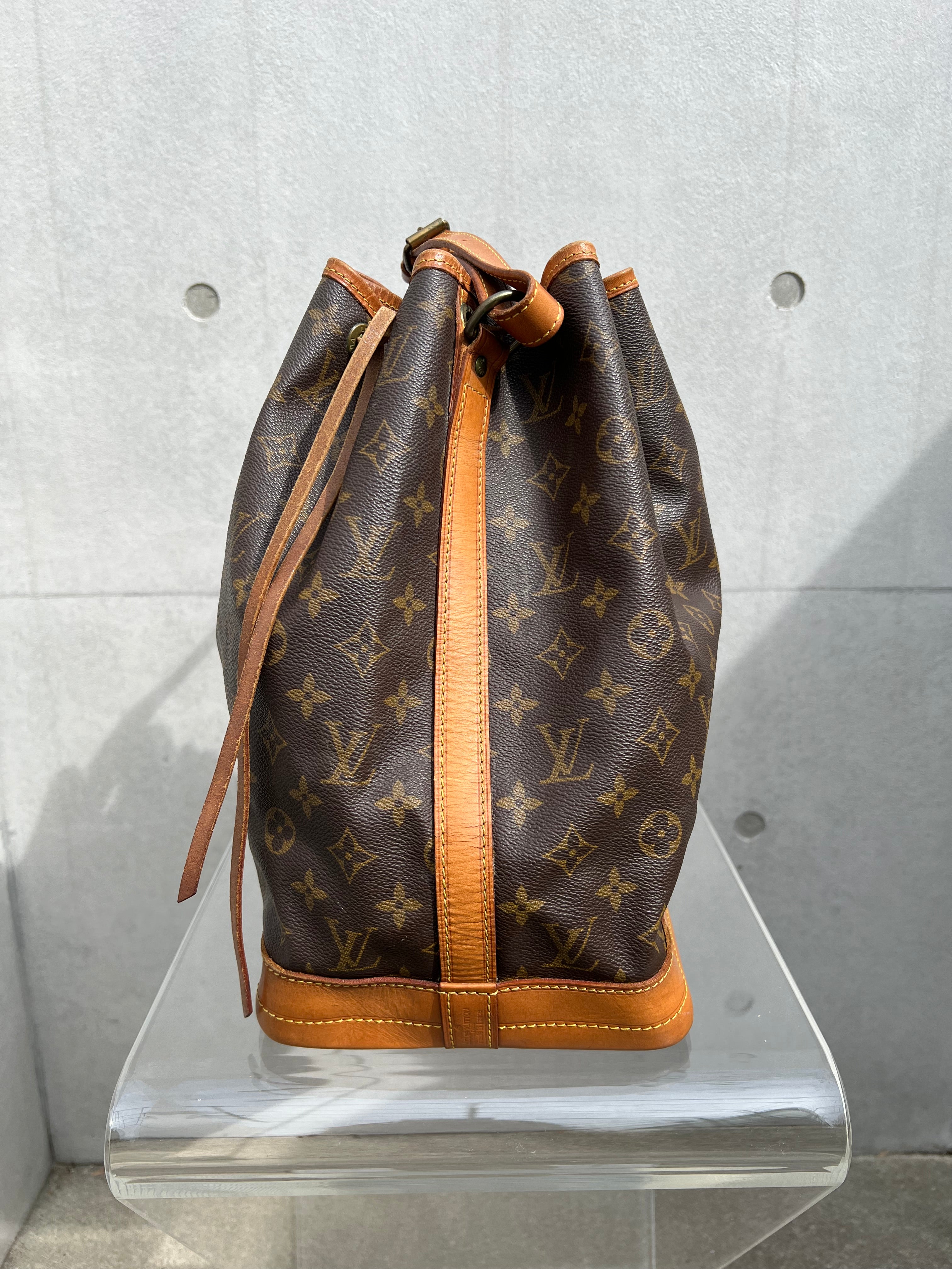 Monogram Noe Shoulder bag