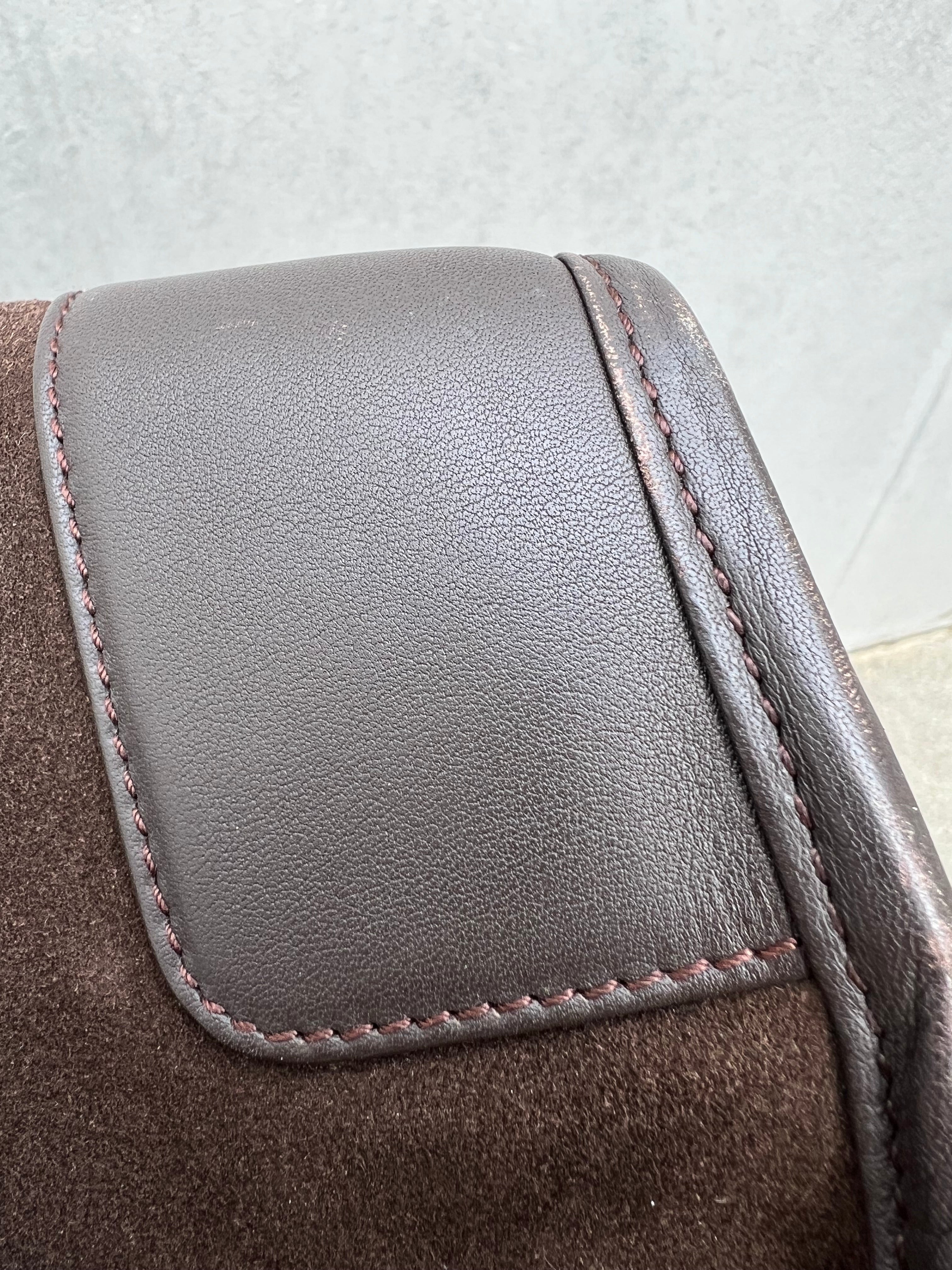 Amazona 28 Dark Brown Suede