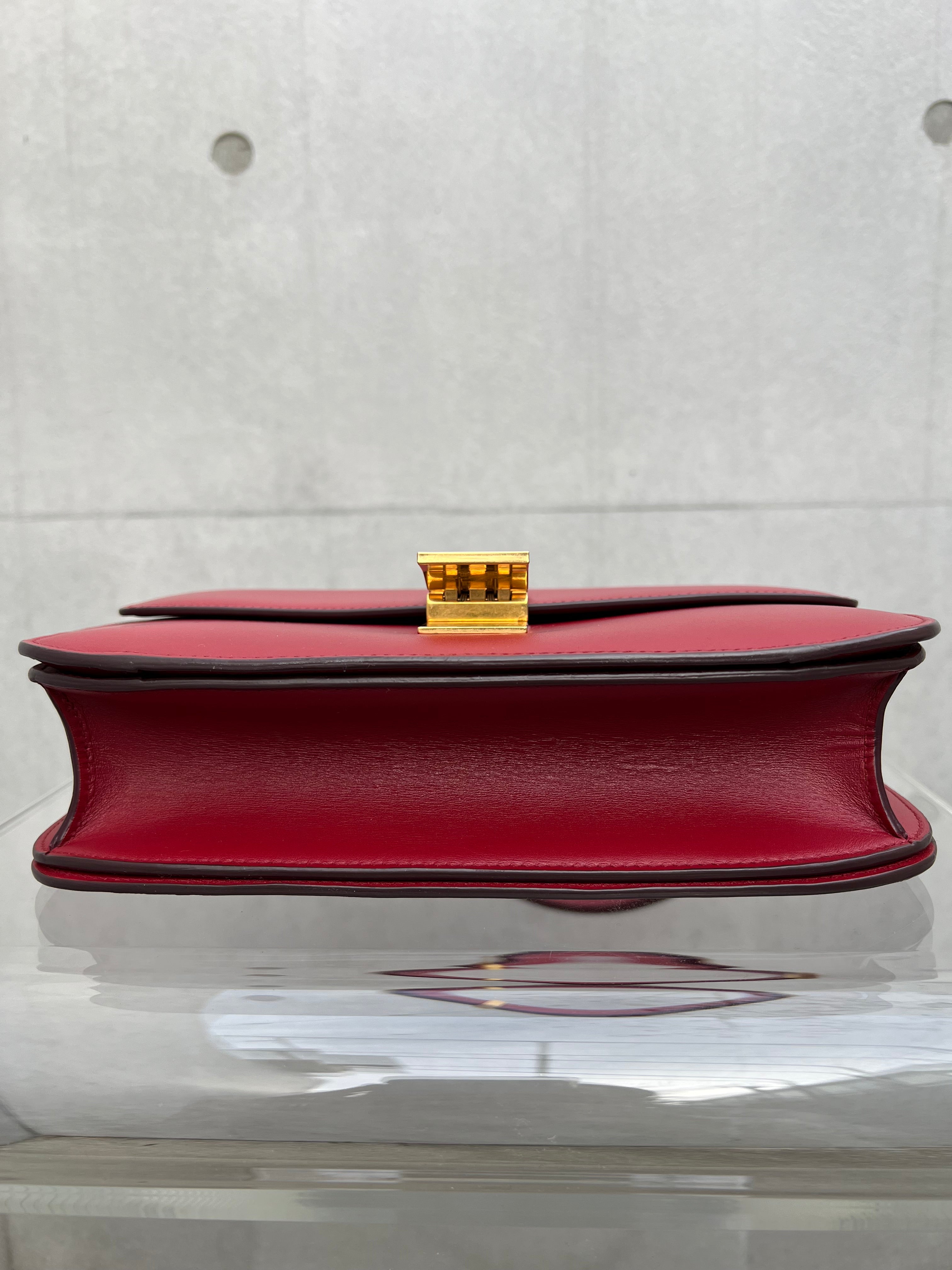 Classic Box Bag Medium in Red
