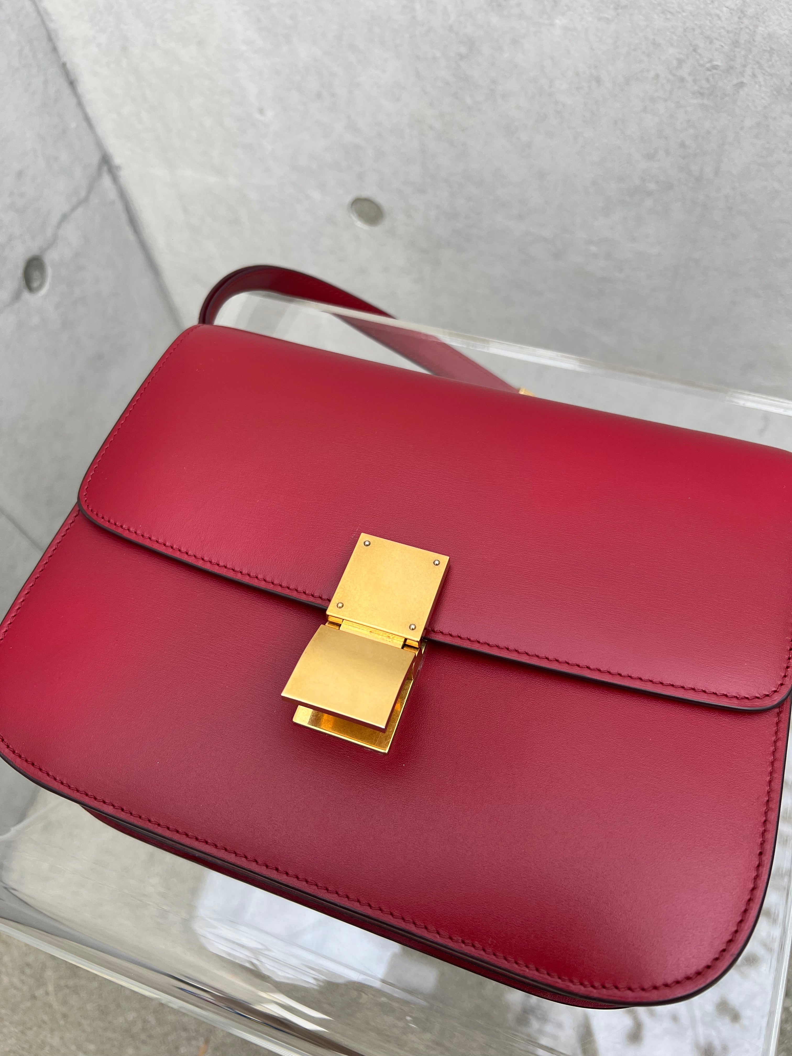 Classic Box Bag Medium in Red