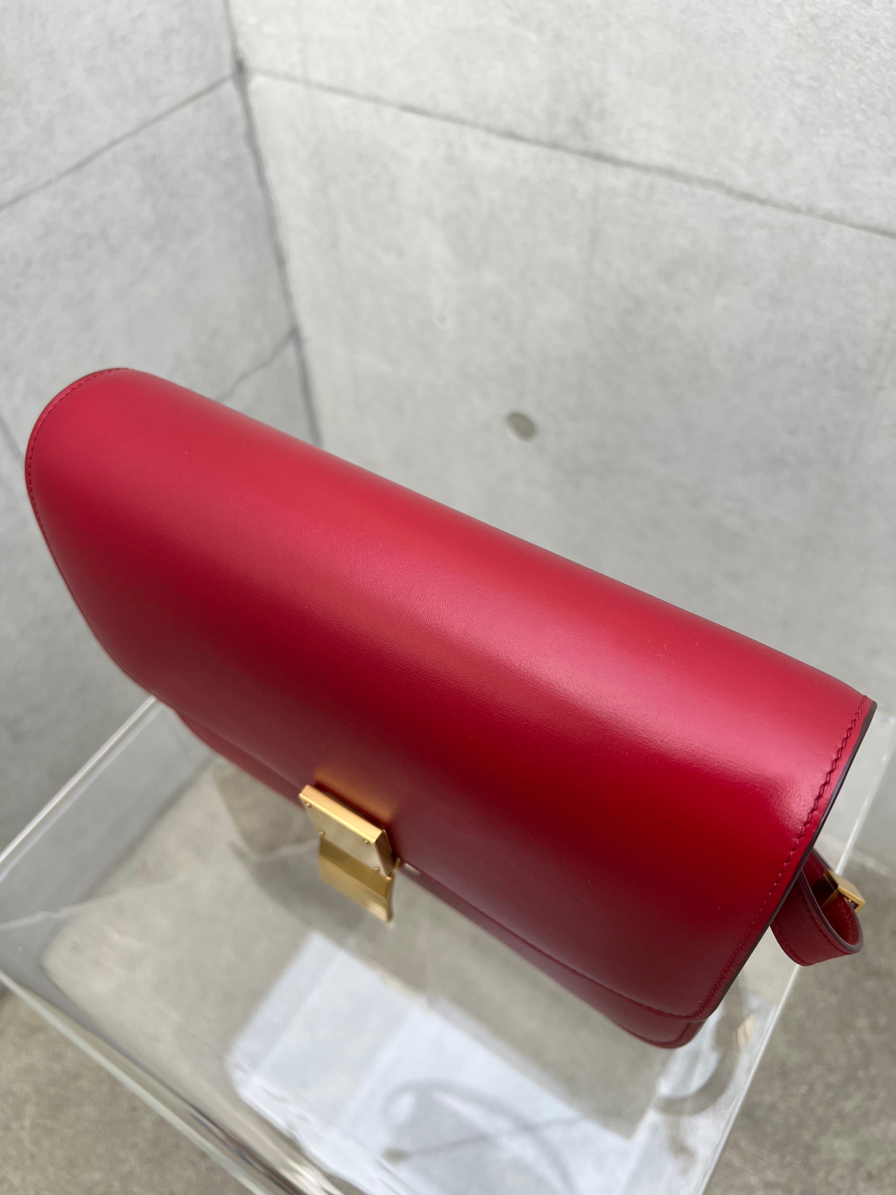 Classic Box Bag Medium in Red