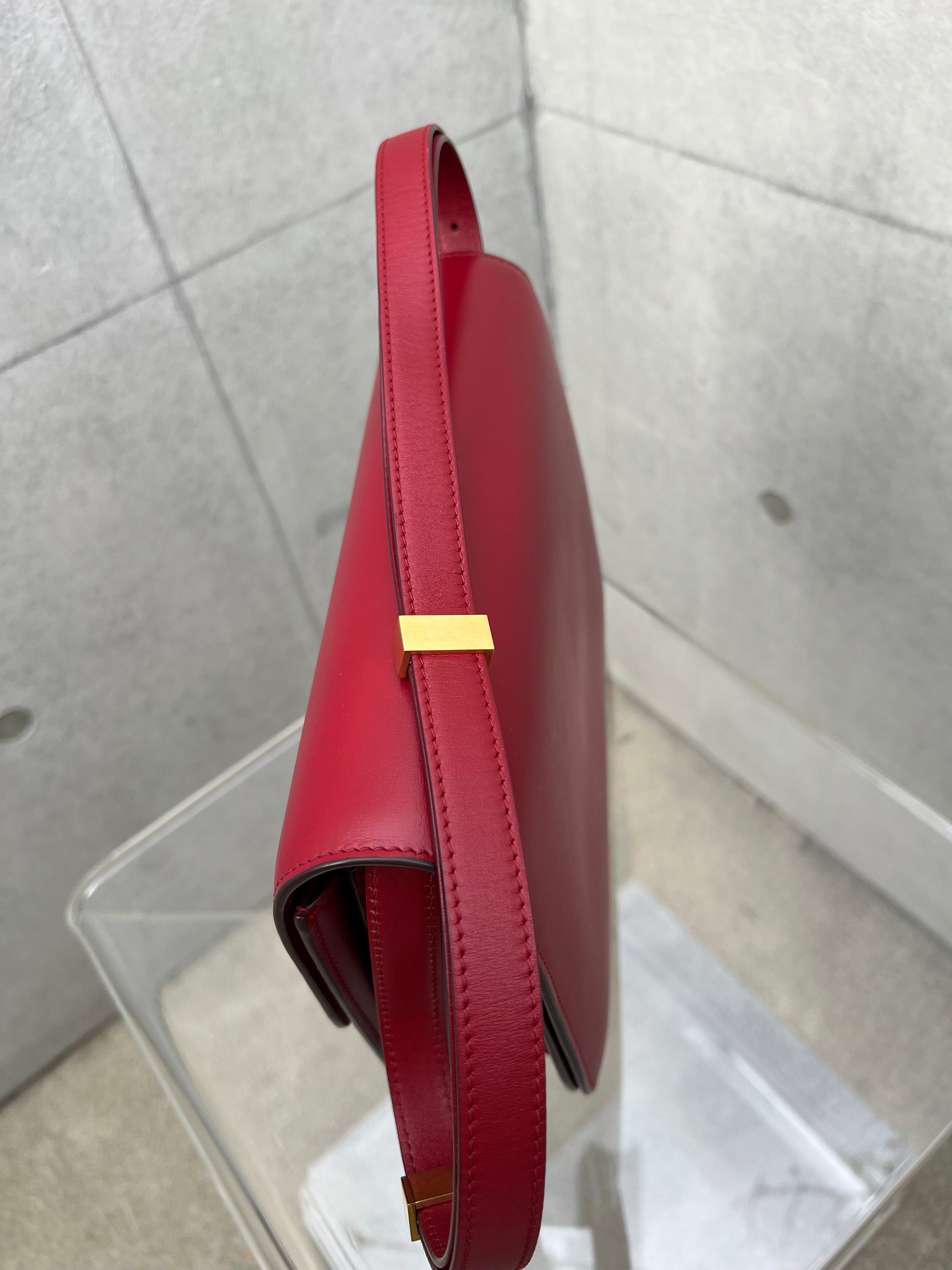 Classic Box Bag Medium in Red