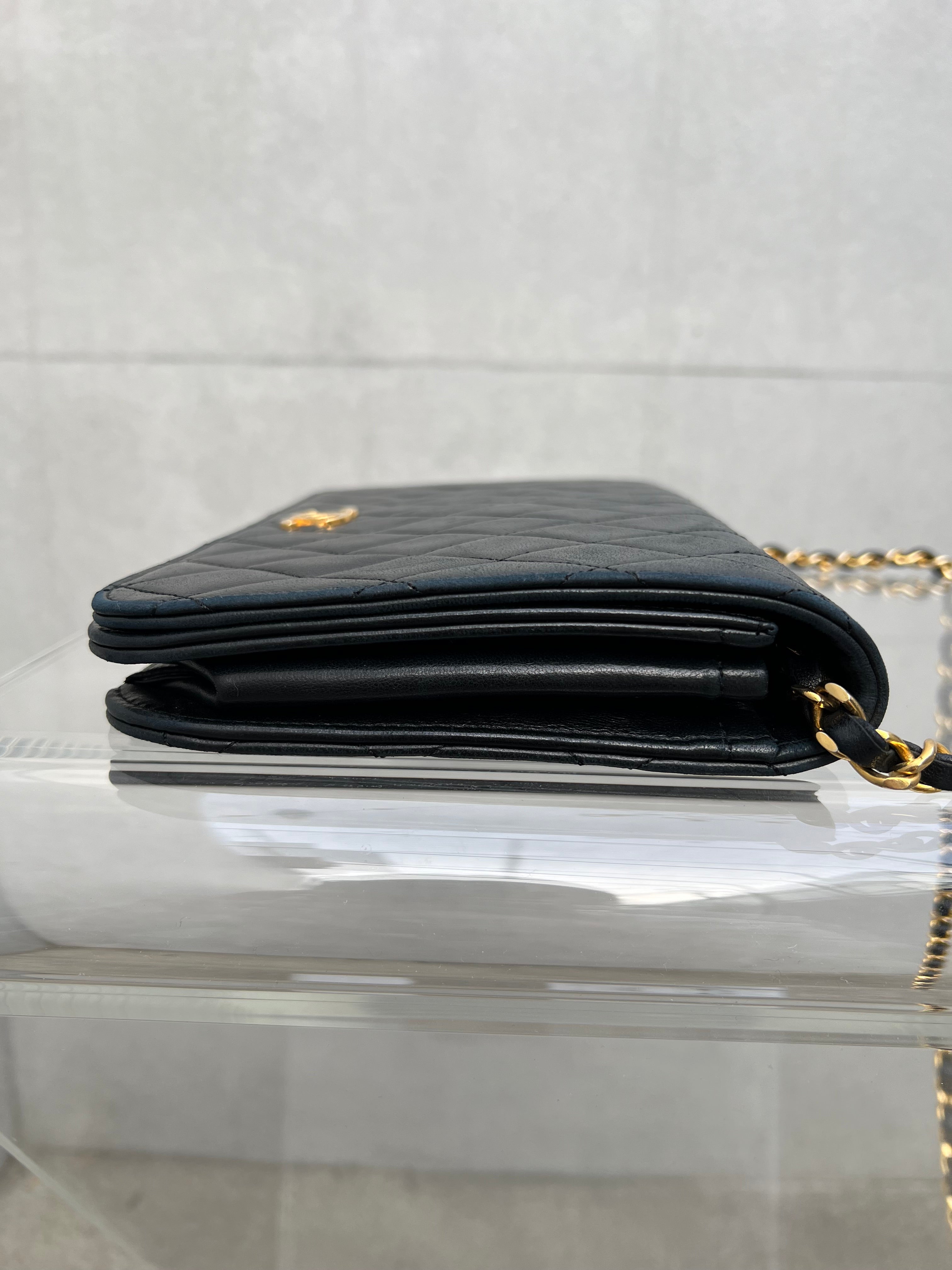 1980's Single Full Flap Chain Shoulder Bag Lambskin in Black