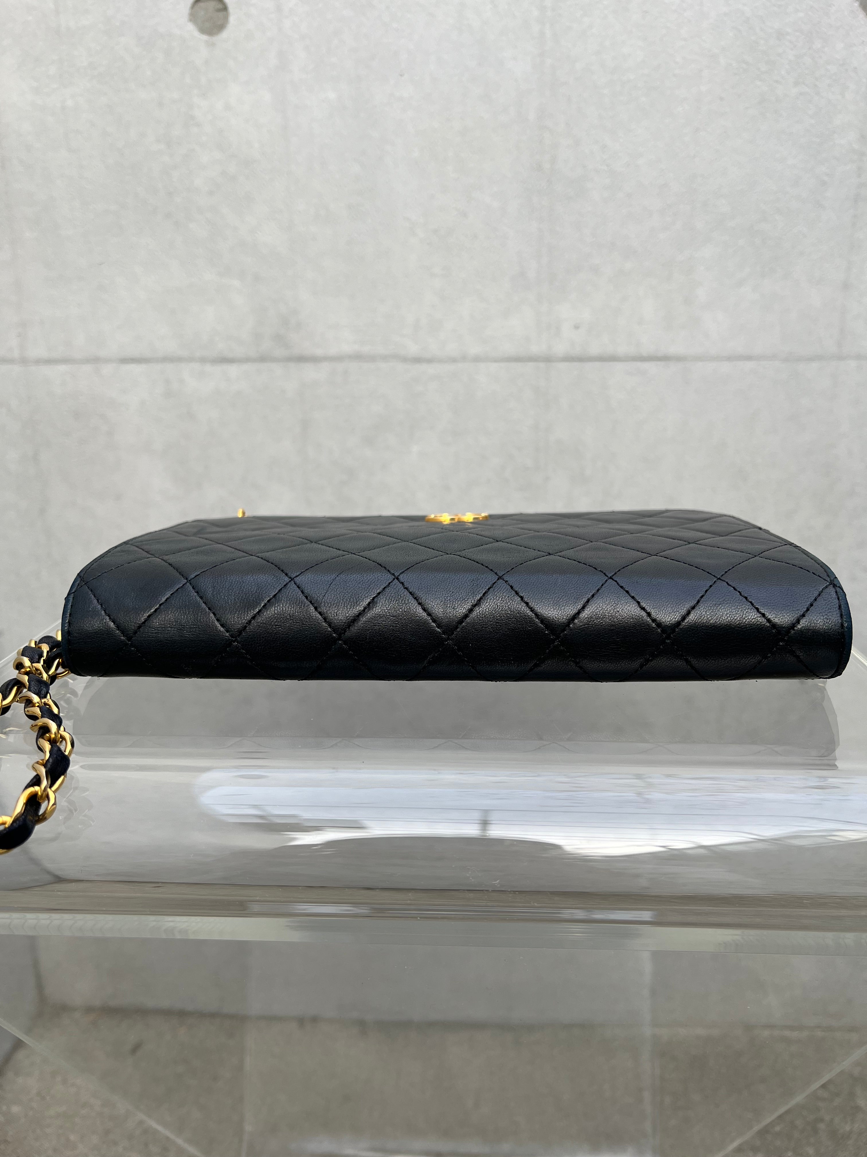 1980's Single Full Flap Chain Shoulder Bag Lambskin in Black