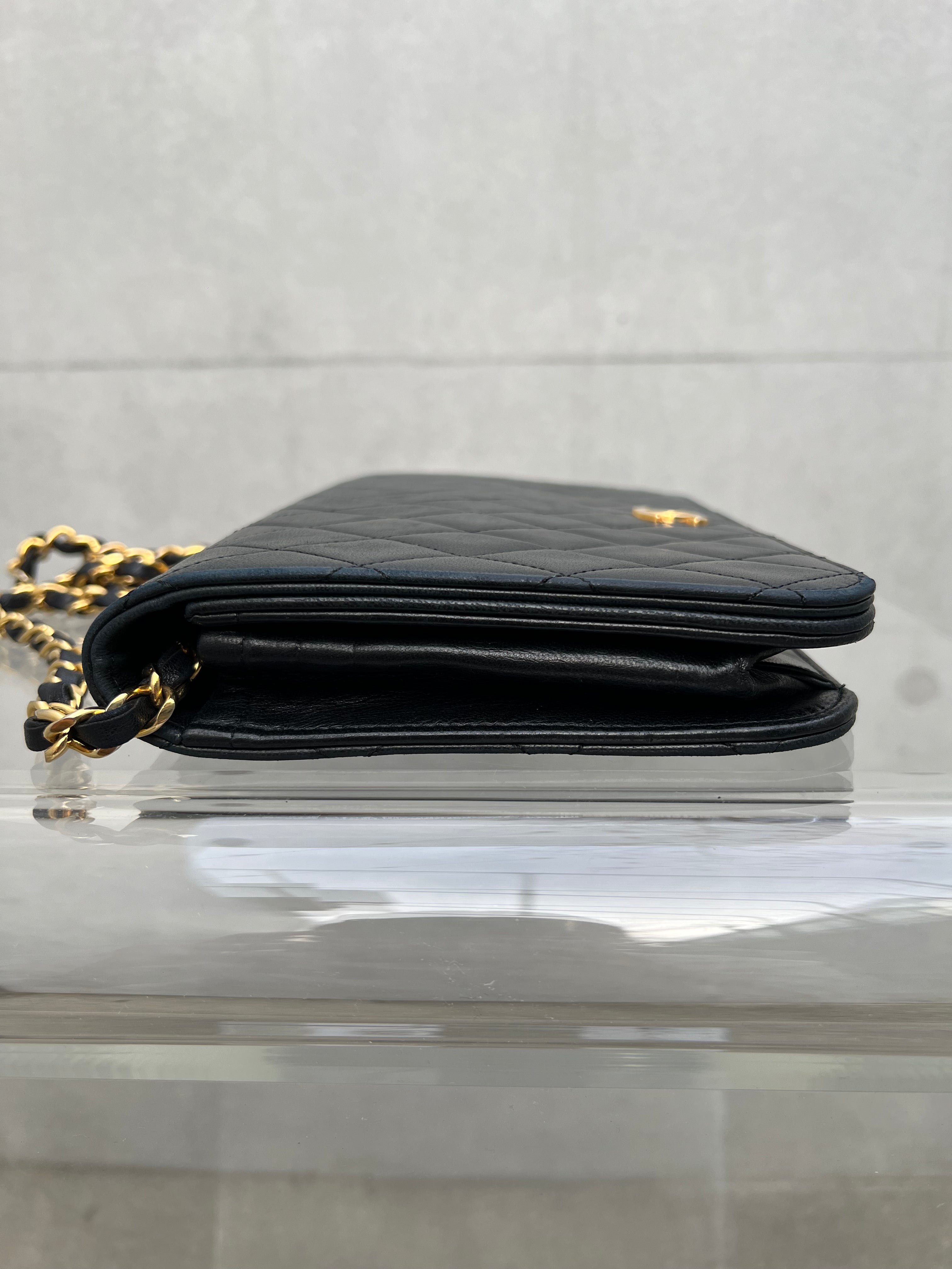 1980's Single Full Flap Chain Shoulder Bag Lambskin in Black