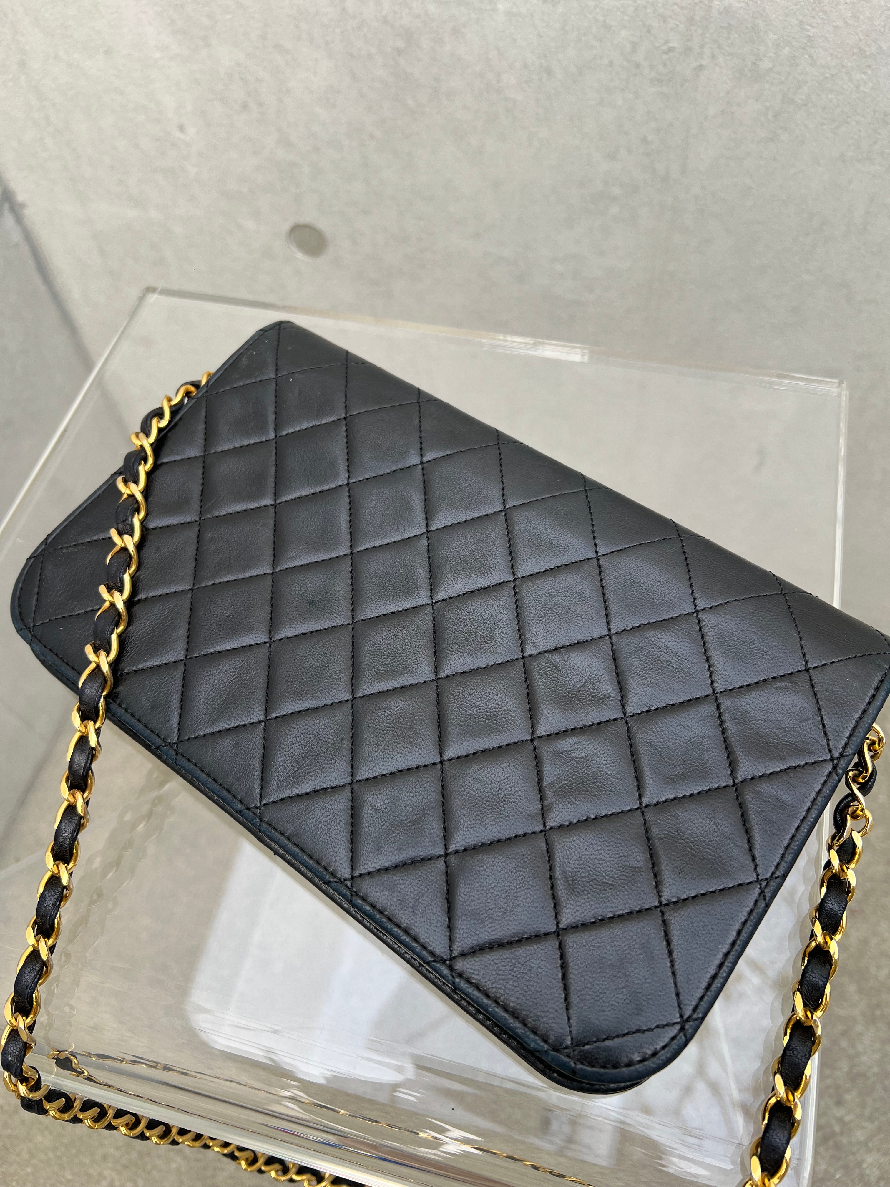 1980's Single Full Flap Chain Shoulder Bag Lambskin in Black