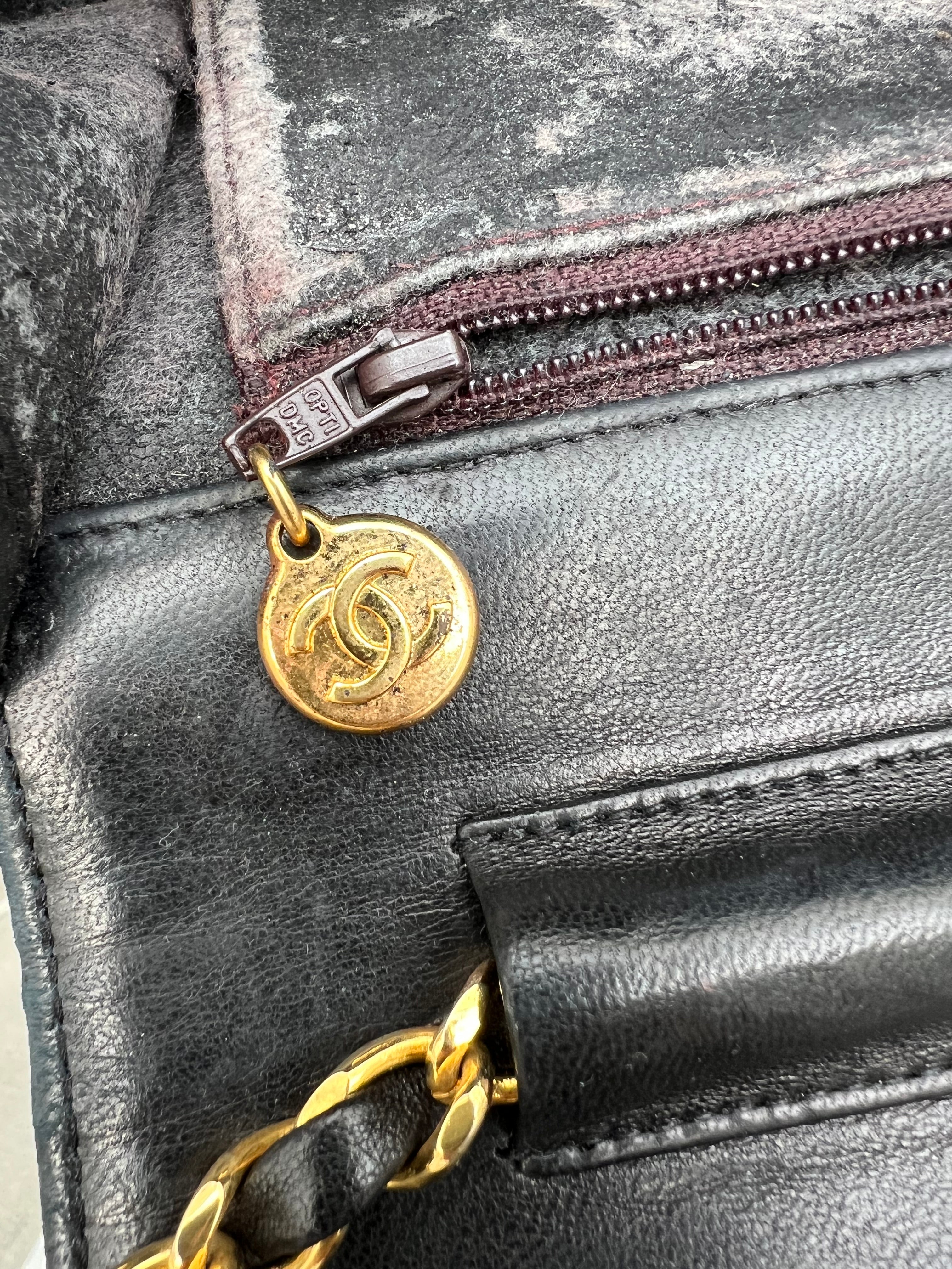 1980's Single Full Flap Chain Shoulder Bag Lambskin in Black