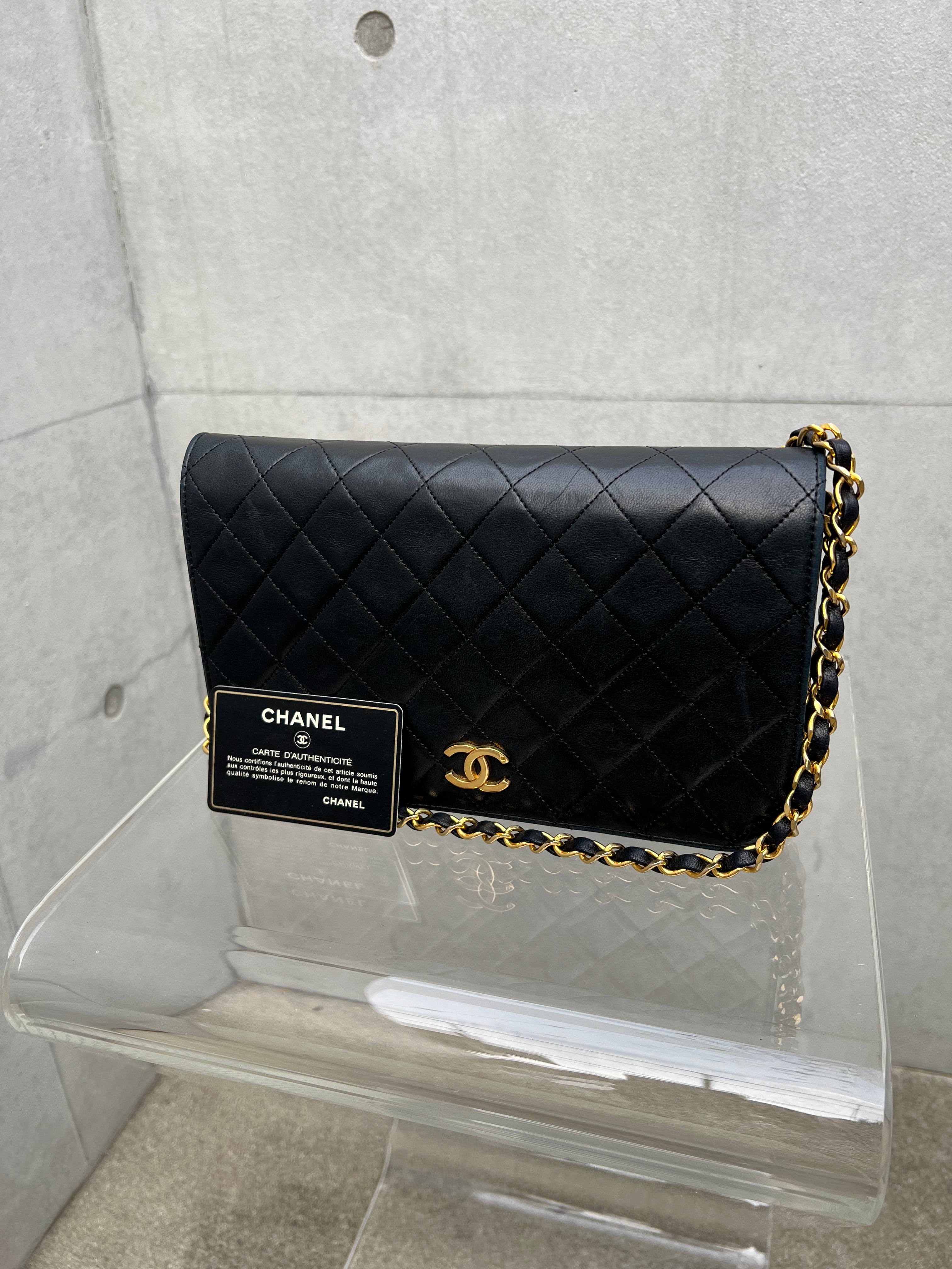1980's Single Full Flap Chain Shoulder Bag Lambskin in Black