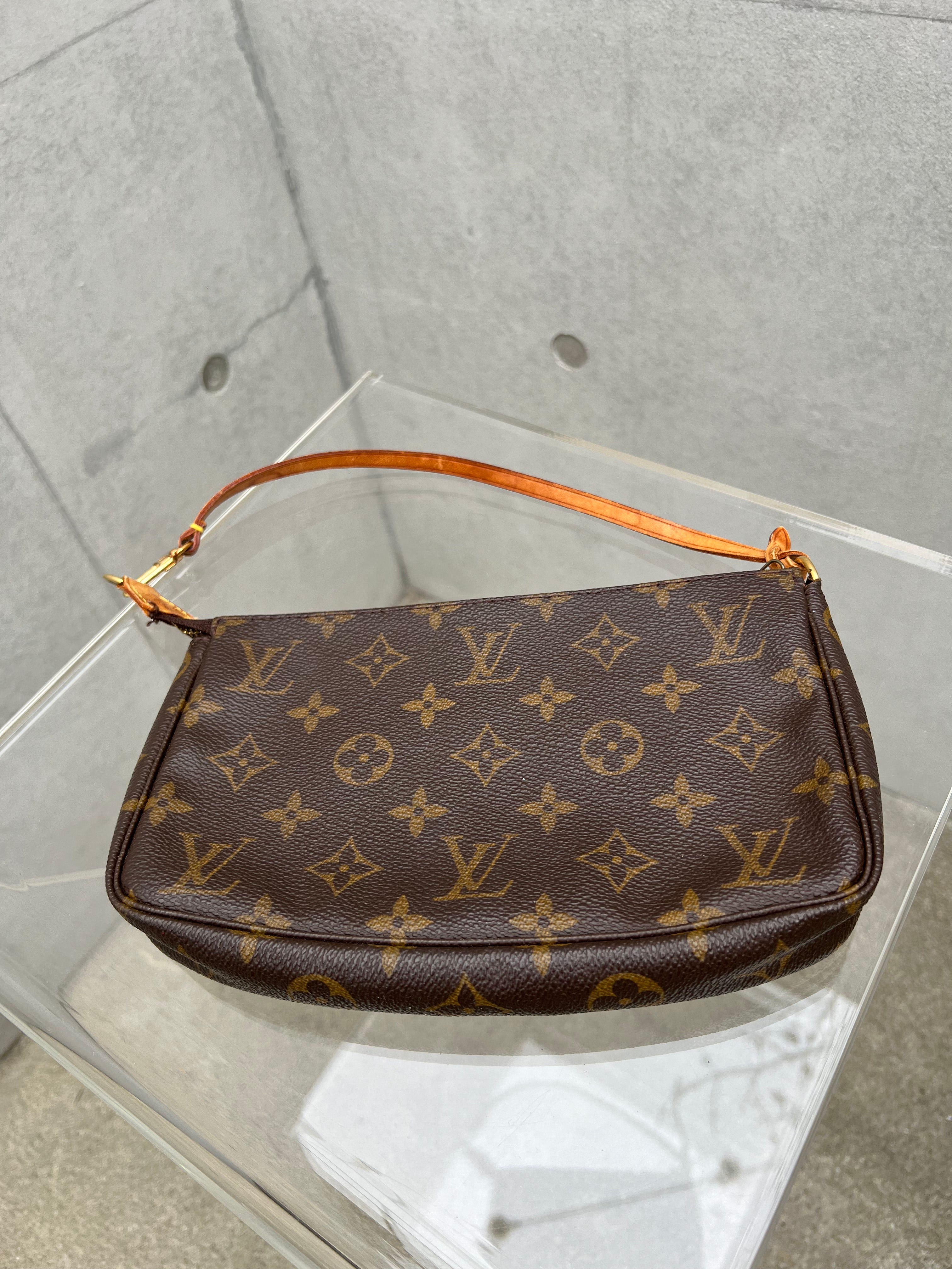Monogram Pochette Accessoires