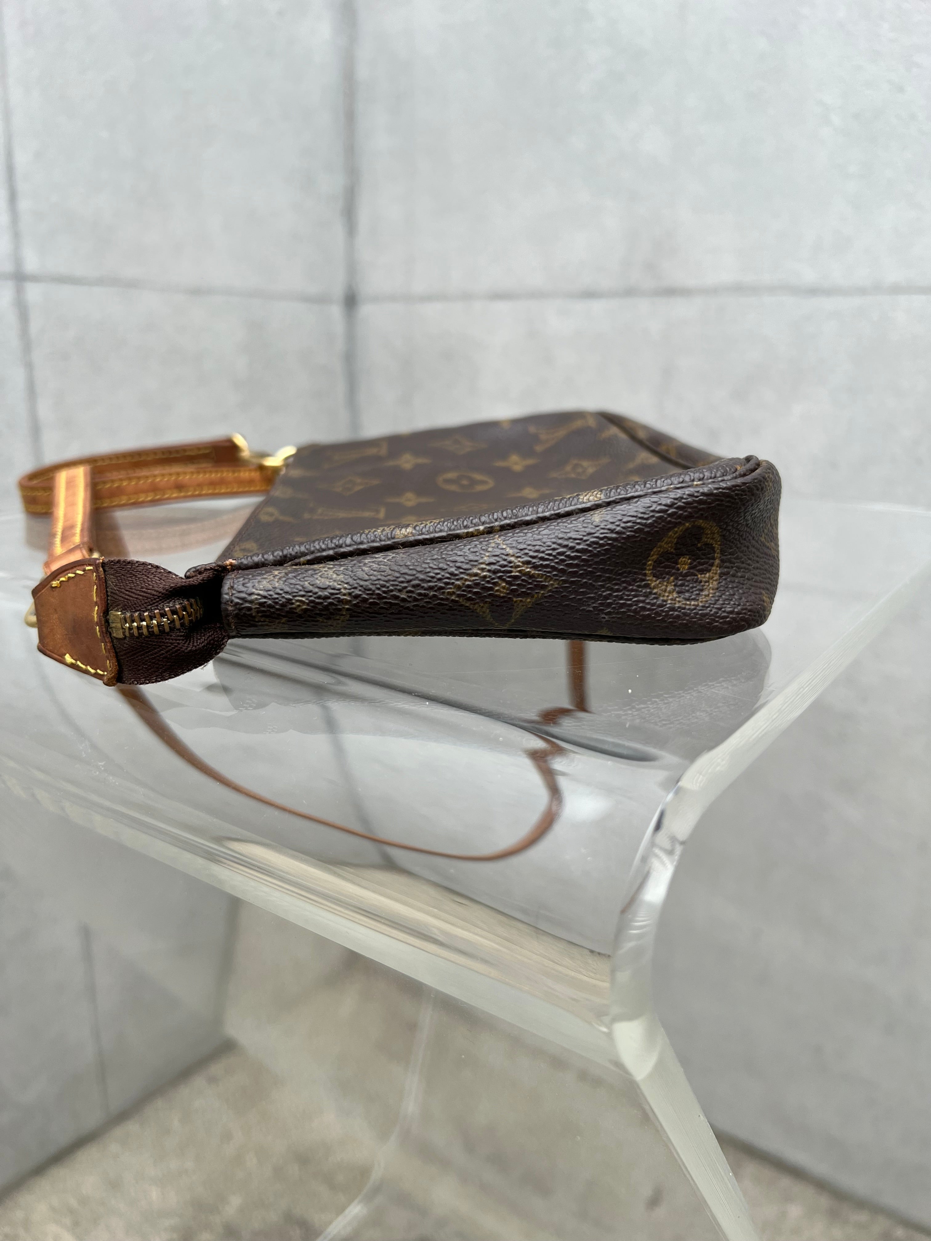 Monogram Pochette Accessoires with 2 Straps(Crossbody/Shoulder)