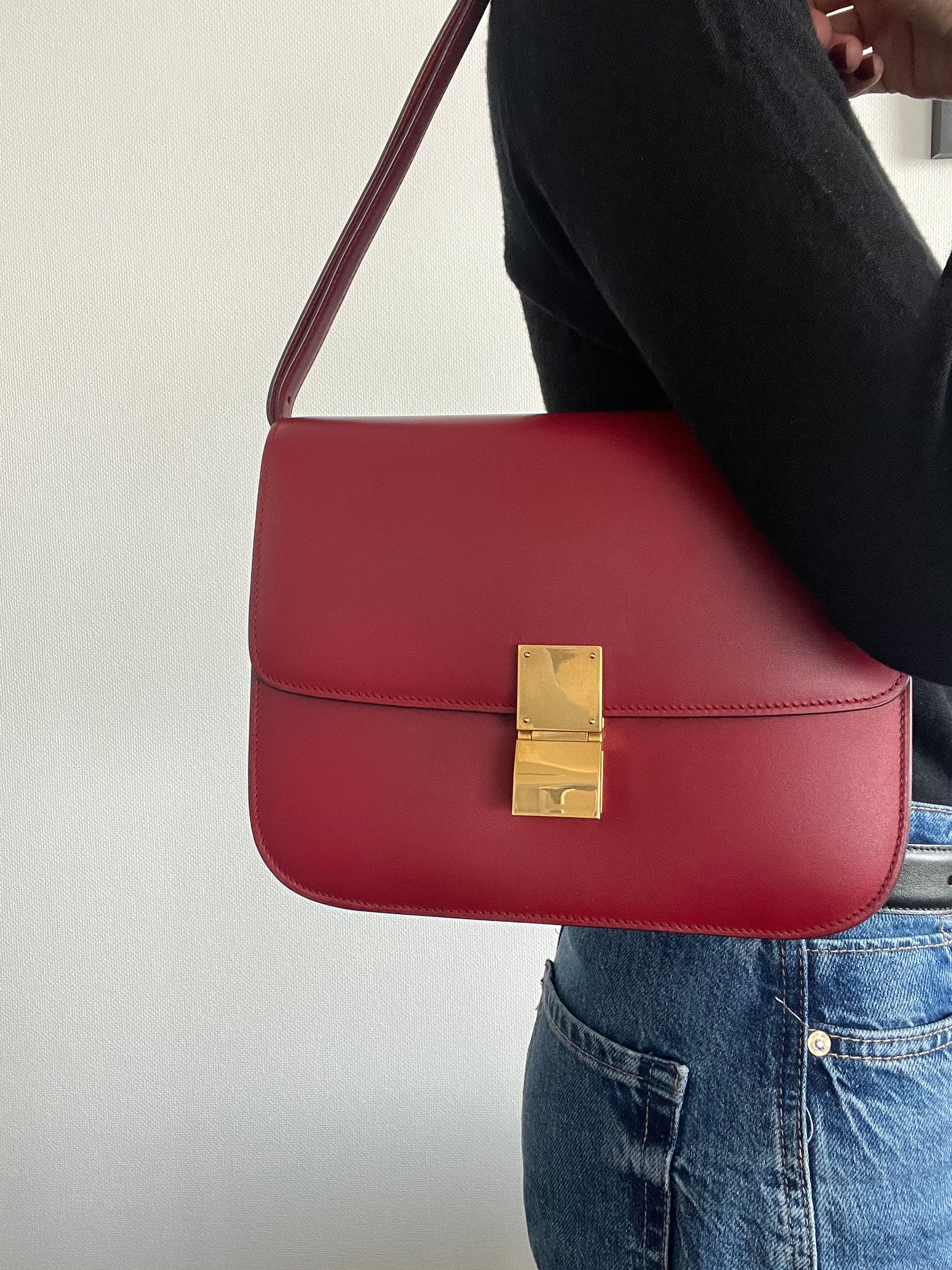 Classic Box Bag Medium in Red