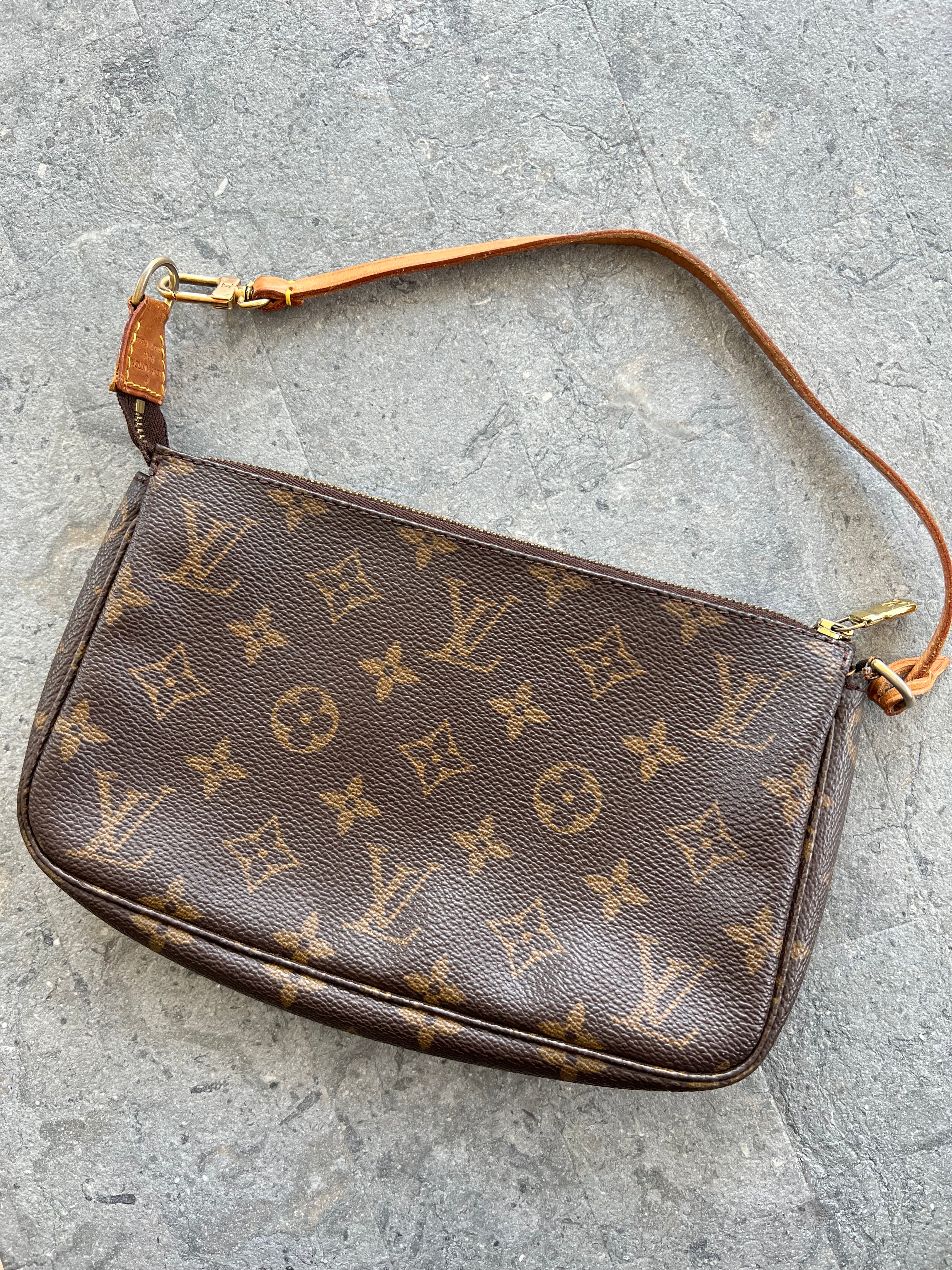 Monogram Pochette Accessoires SL1000