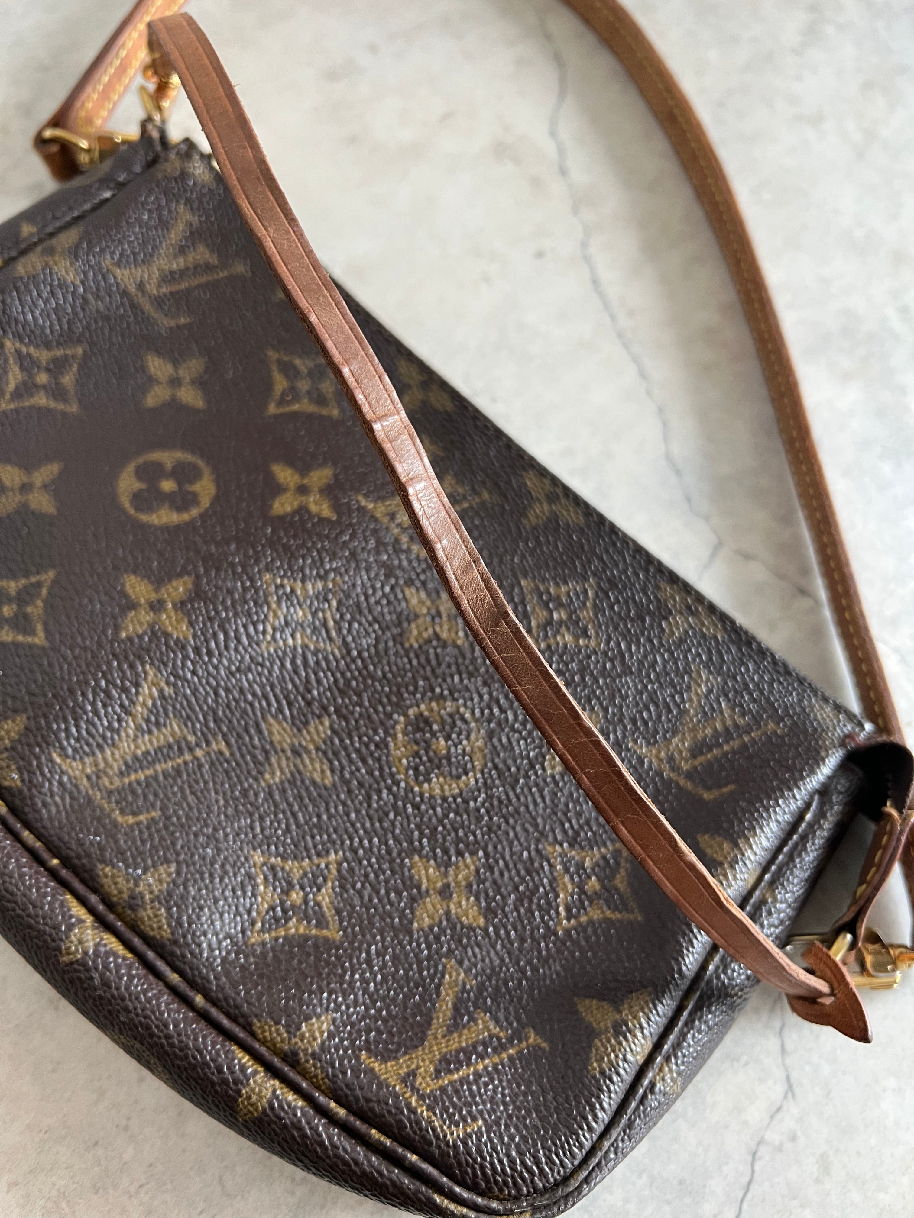 Monogram Pochette Accessoires with 2 Straps(Crossbody/Shoulder)