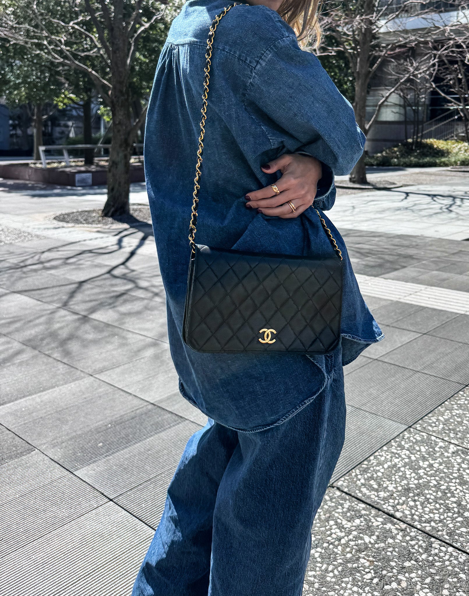 1980's Single Full Flap Chain Shoulder Bag Lambskin in Black
