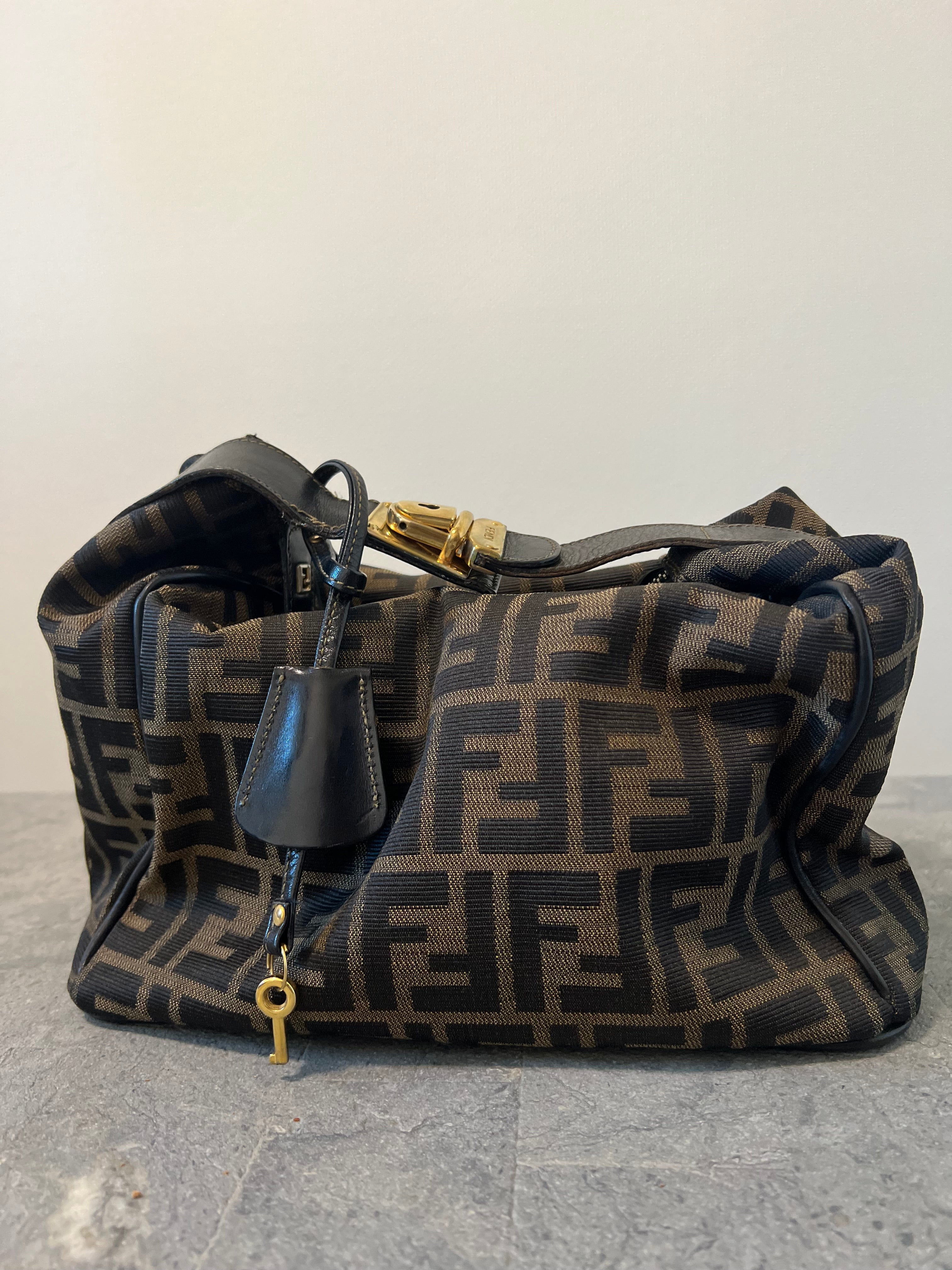 Zucca Vanity Accessory Pouch Bag with a lock