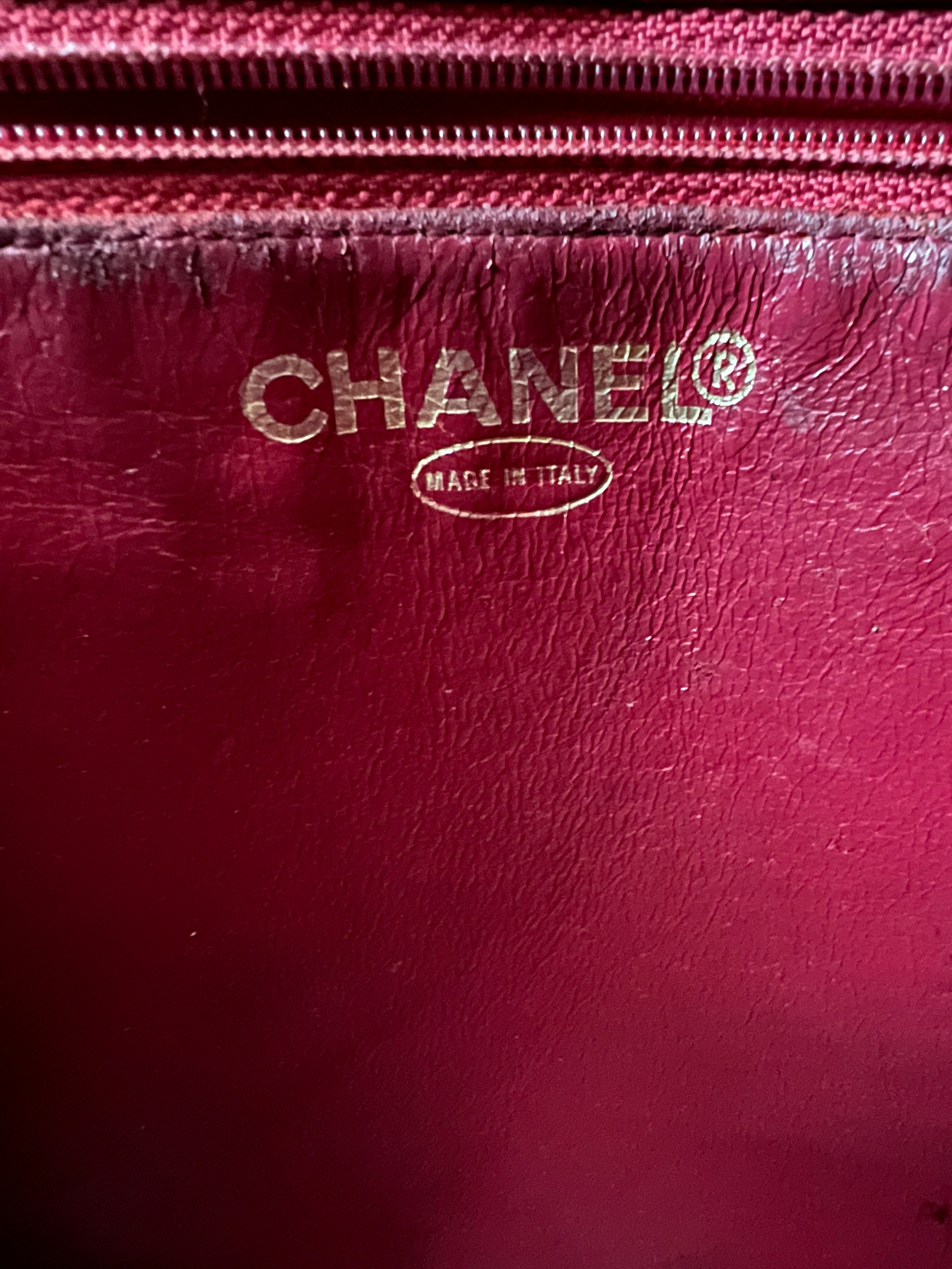 2000-2002 Medallion Tote Caviar in Burgundy Red