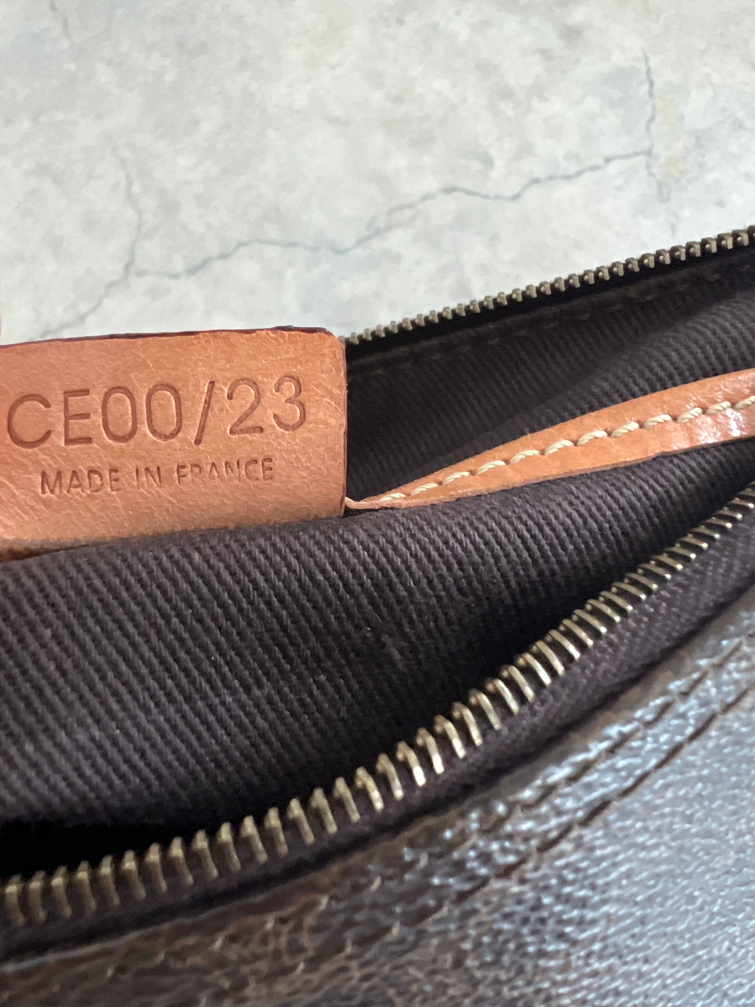 Macadam accessory pouch