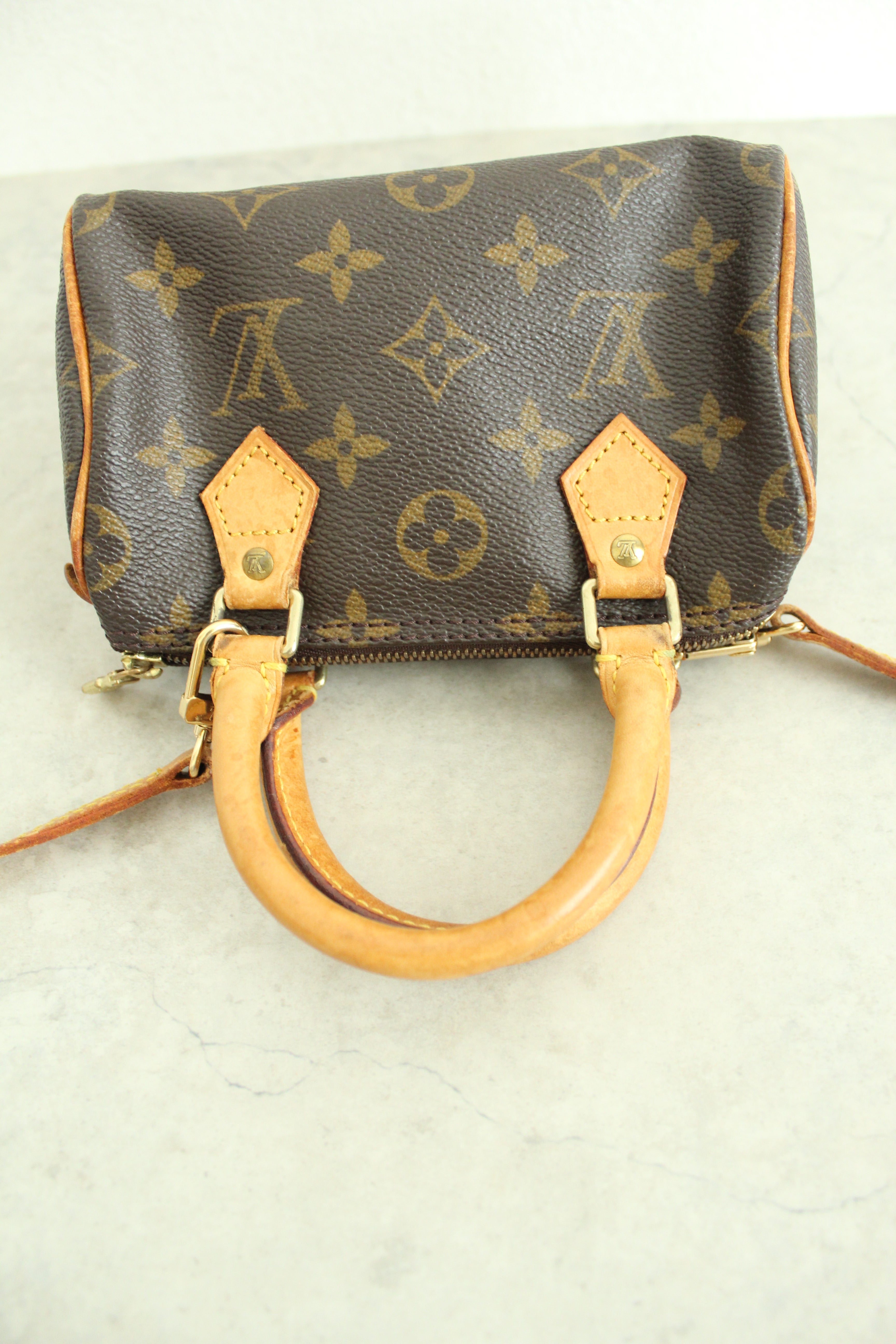 Nano speedy with shoulder straps
