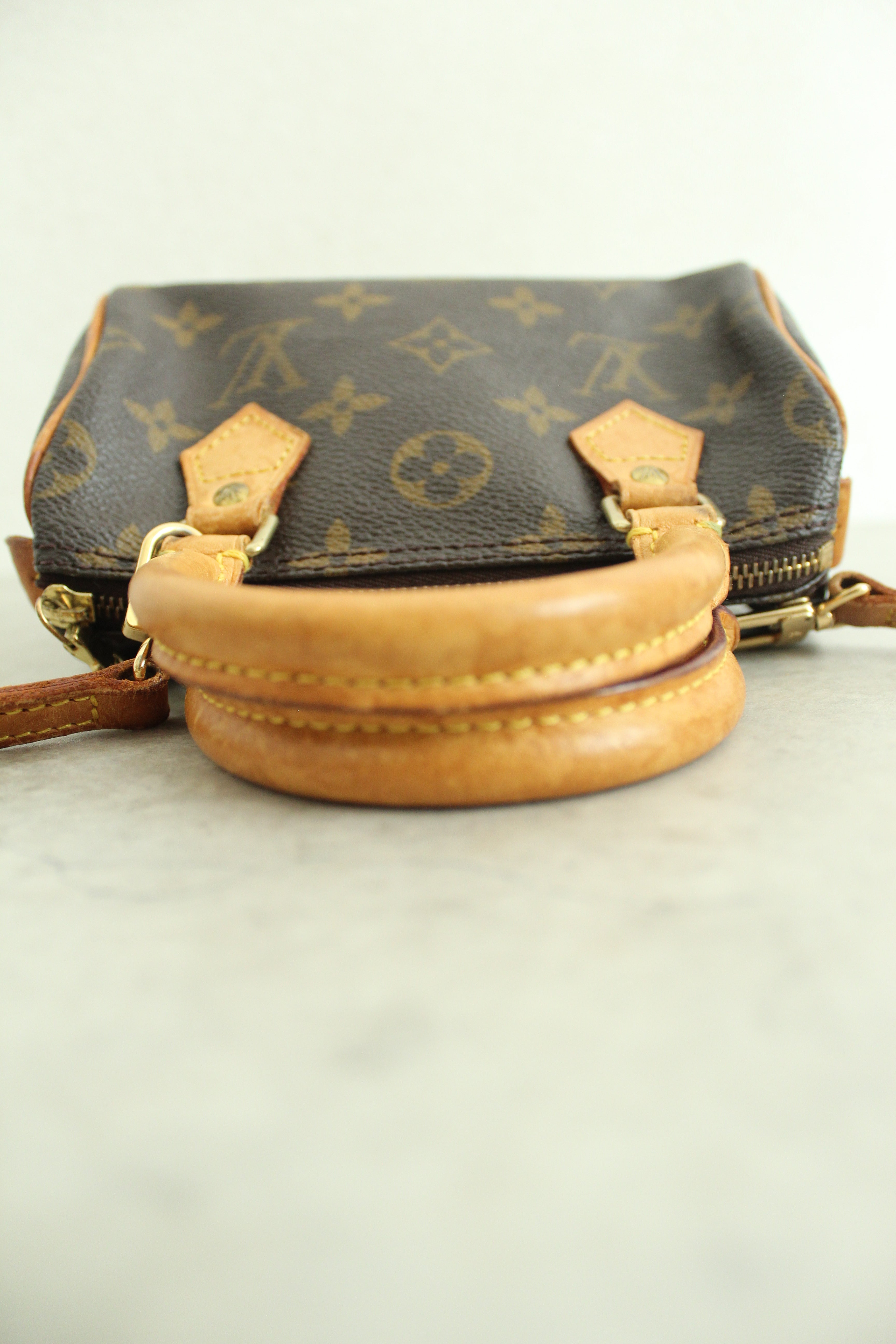 Nano speedy with shoulder straps