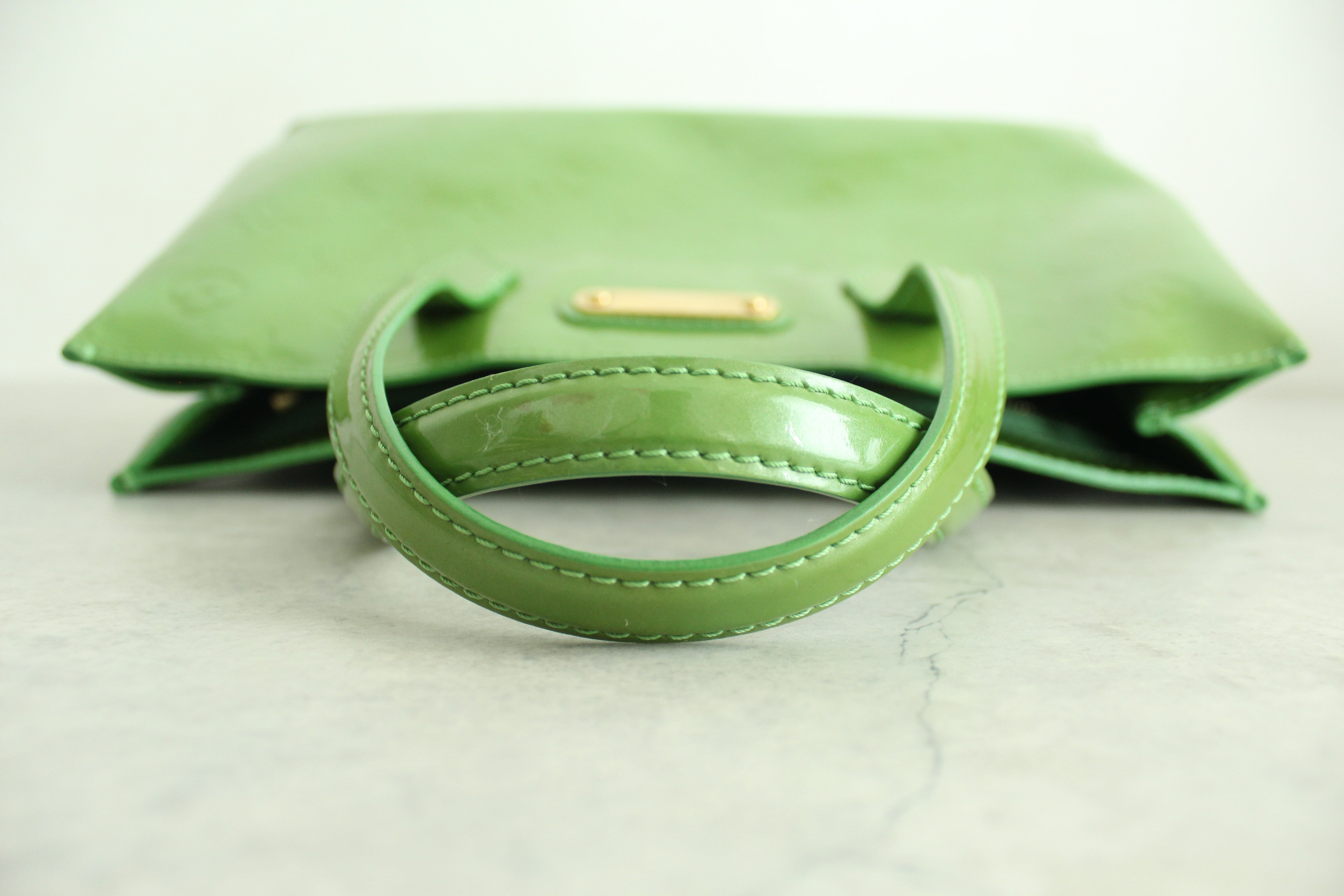 Monogram Vernis Pistachio Green Wilshire Tote Handbag