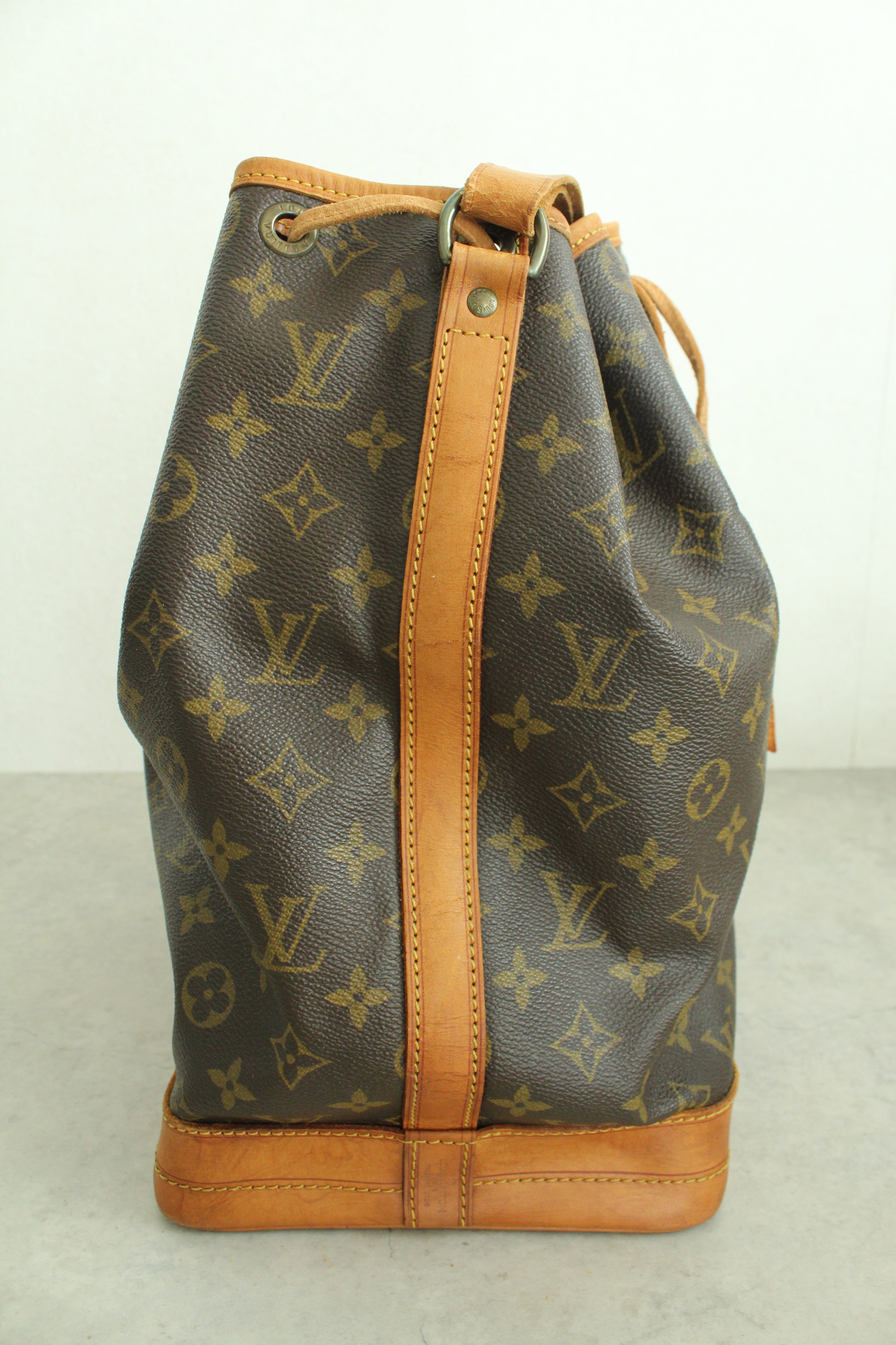 Monogram Noe Shoulder bag
