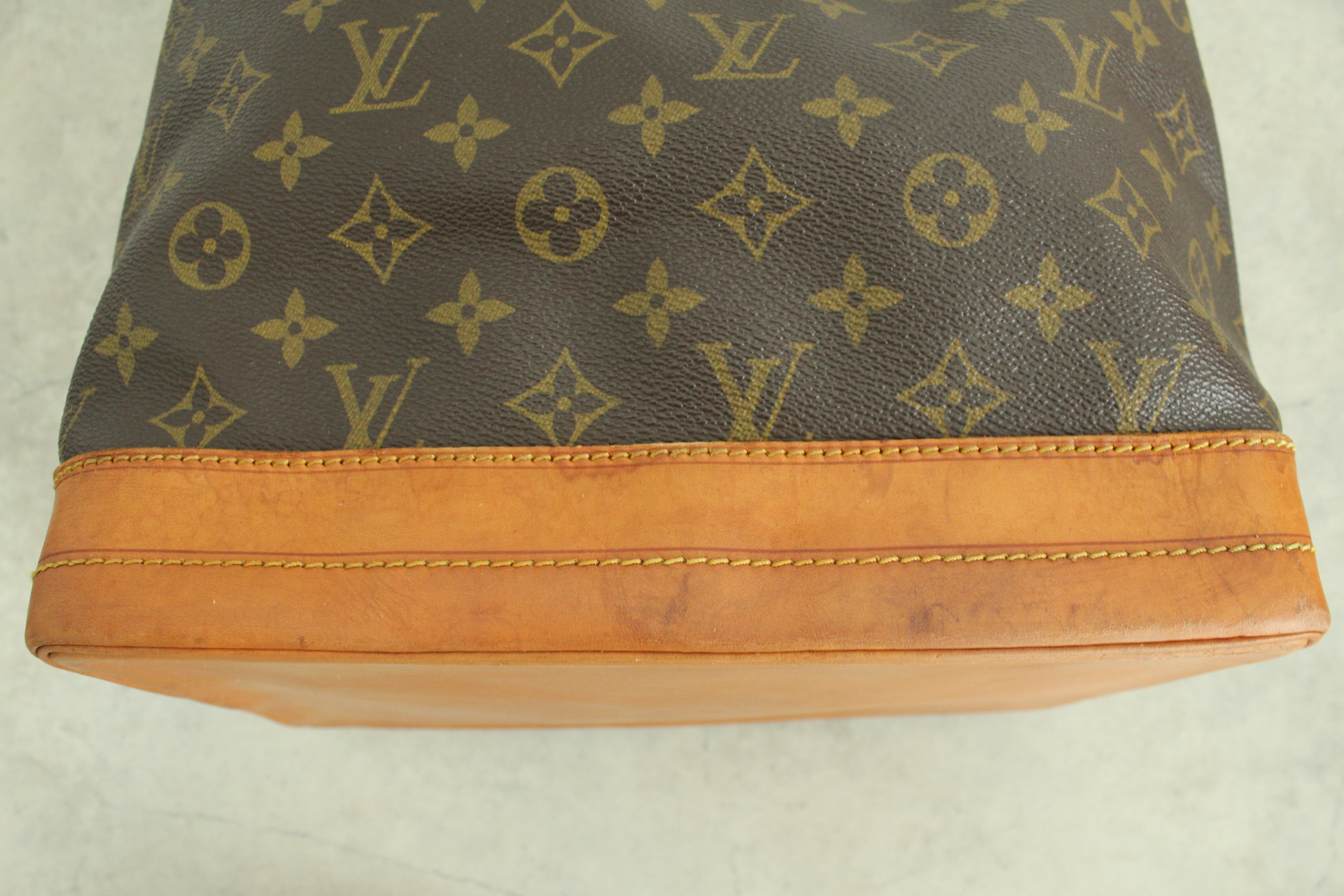 Monogram Noe Shoulder bag